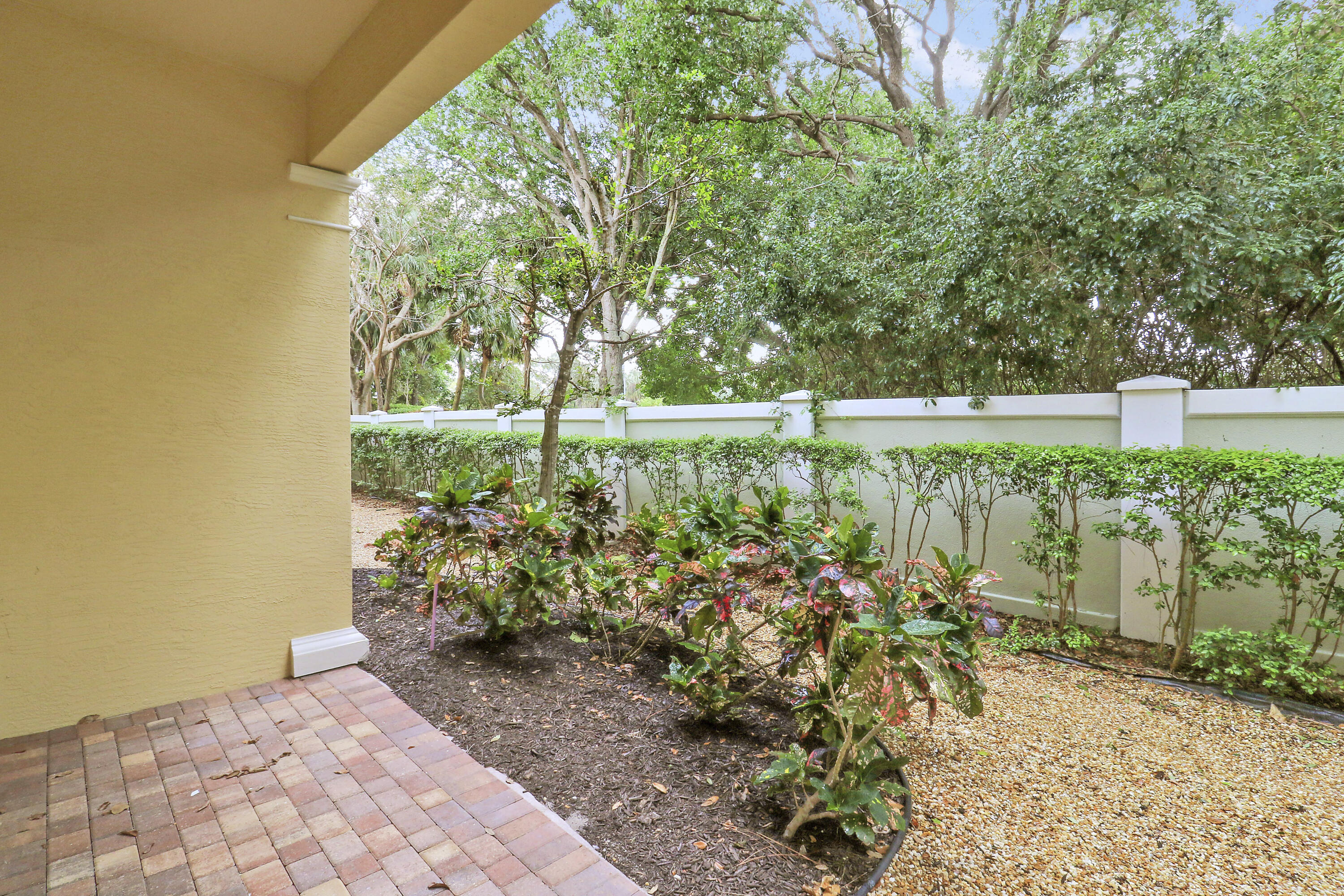 5242 Cambridge, Palm Beach Gardens FL 33418