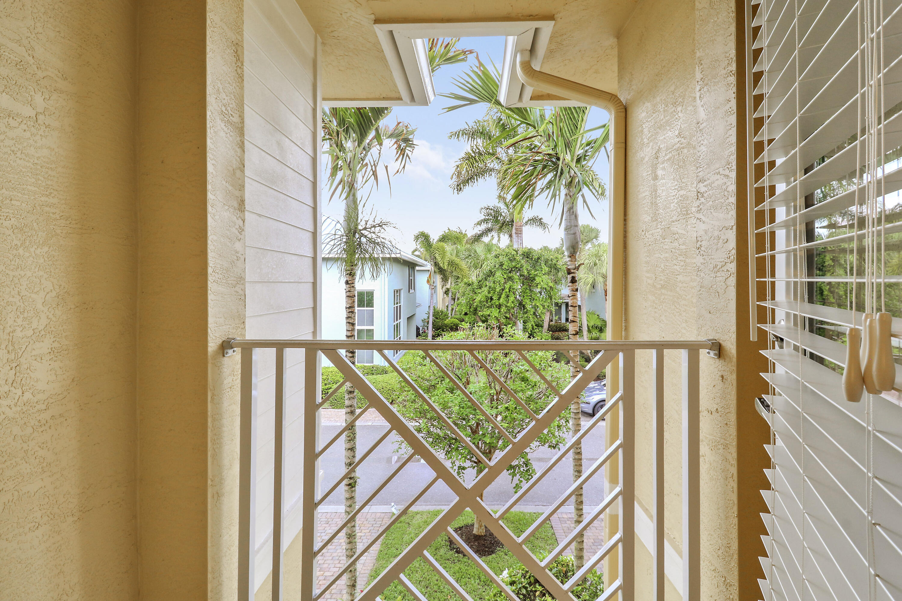 5242 Cambridge, Palm Beach Gardens FL 33418