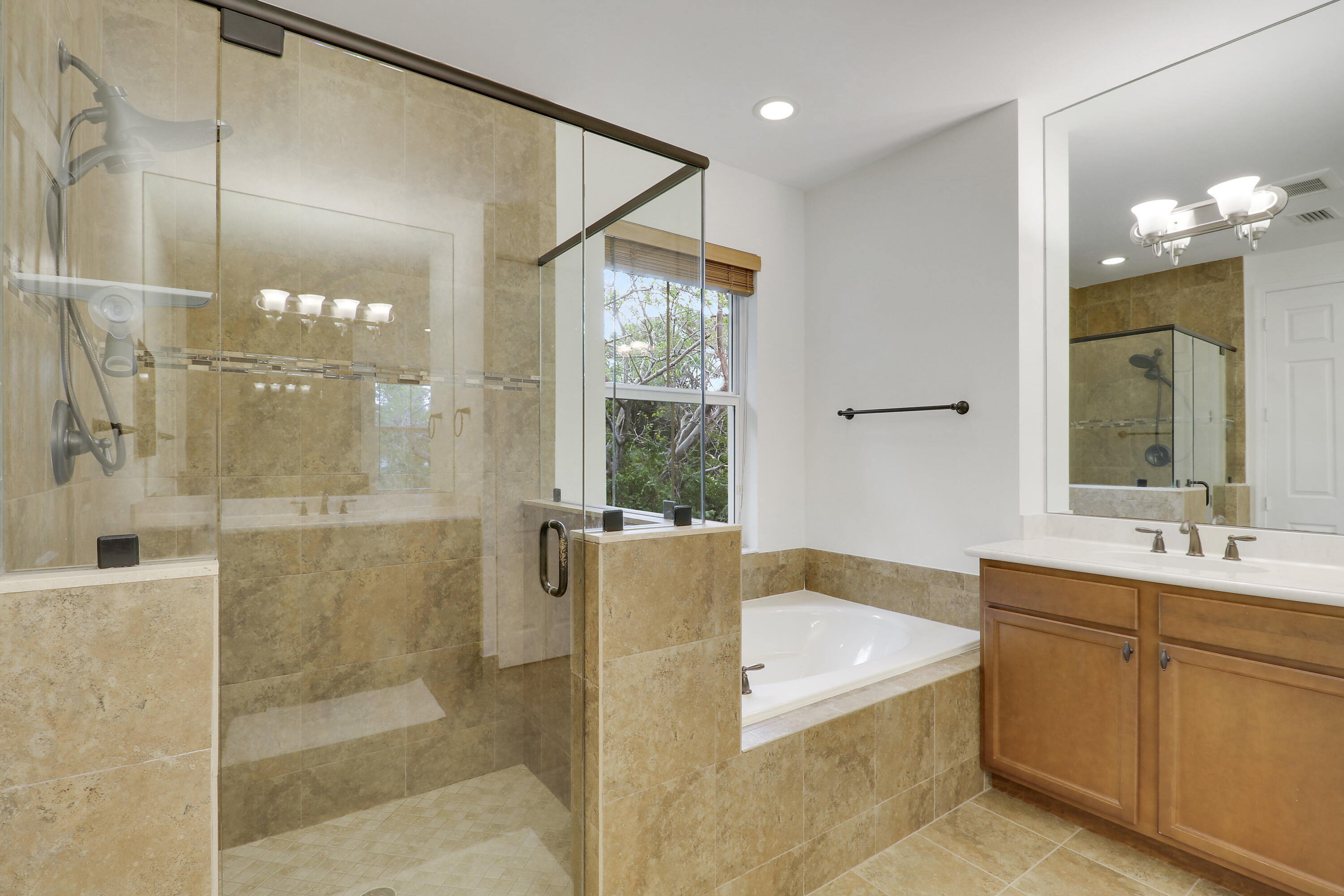 5242 Cambridge, Palm Beach Gardens FL 33418