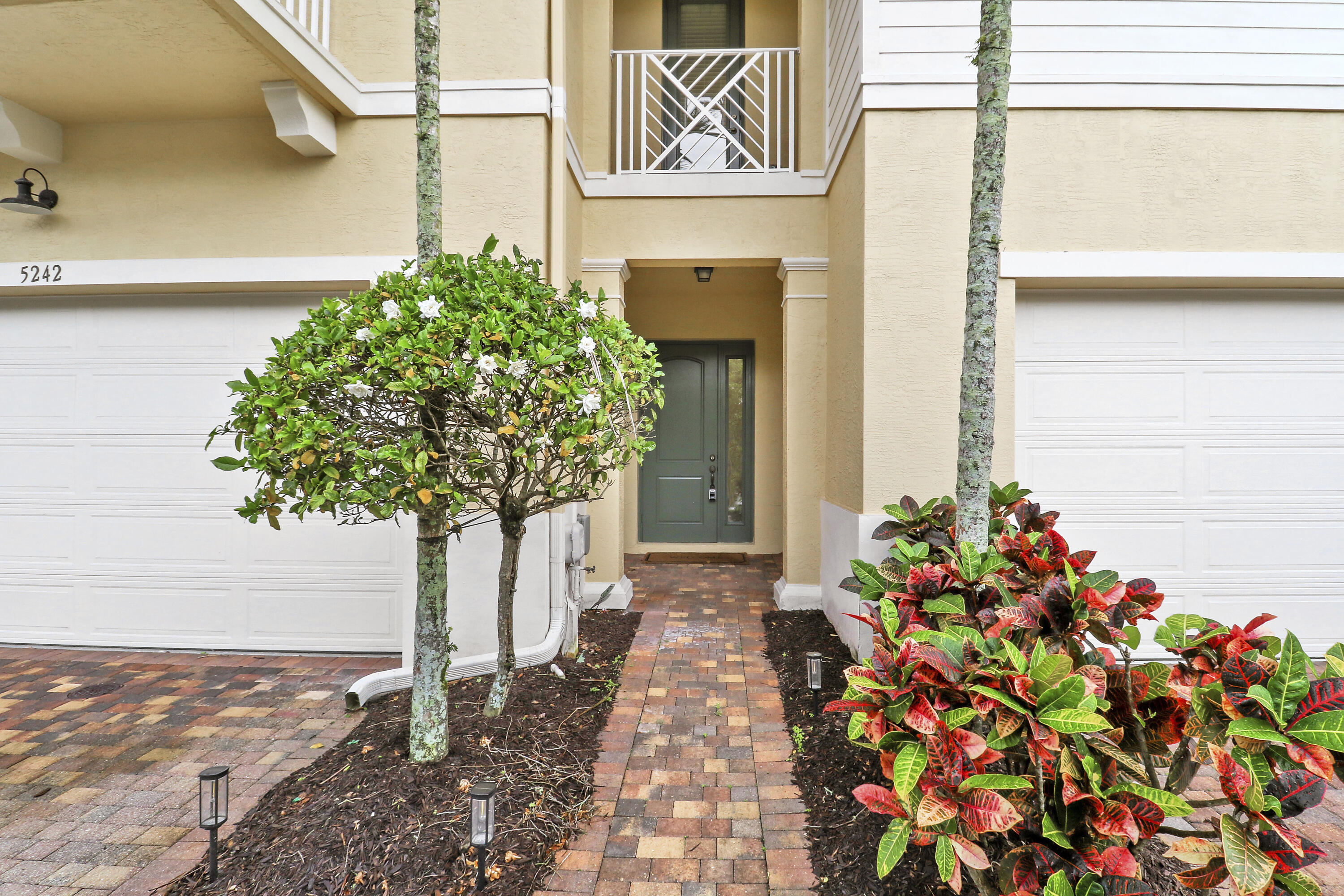 5242 Cambridge, Palm Beach Gardens FL 33418