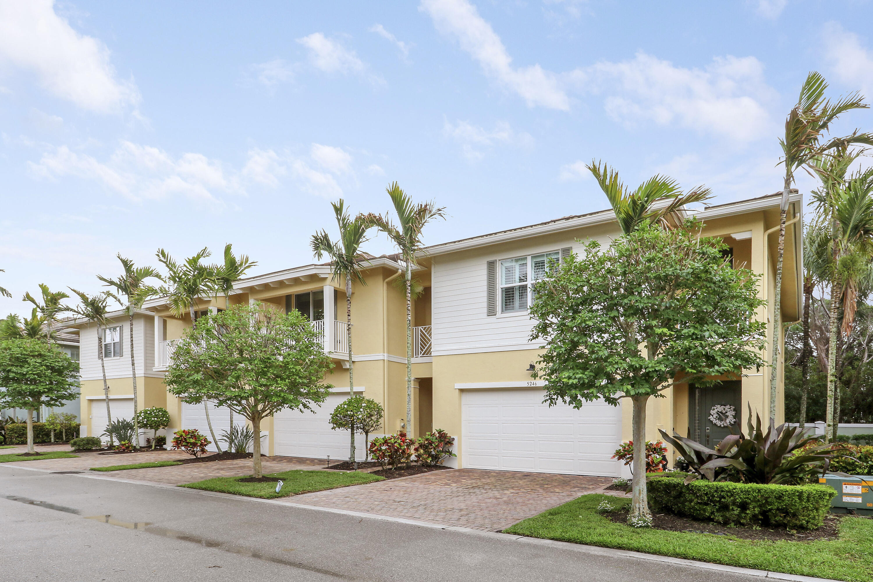 5242 Cambridge, Palm Beach Gardens FL 33418