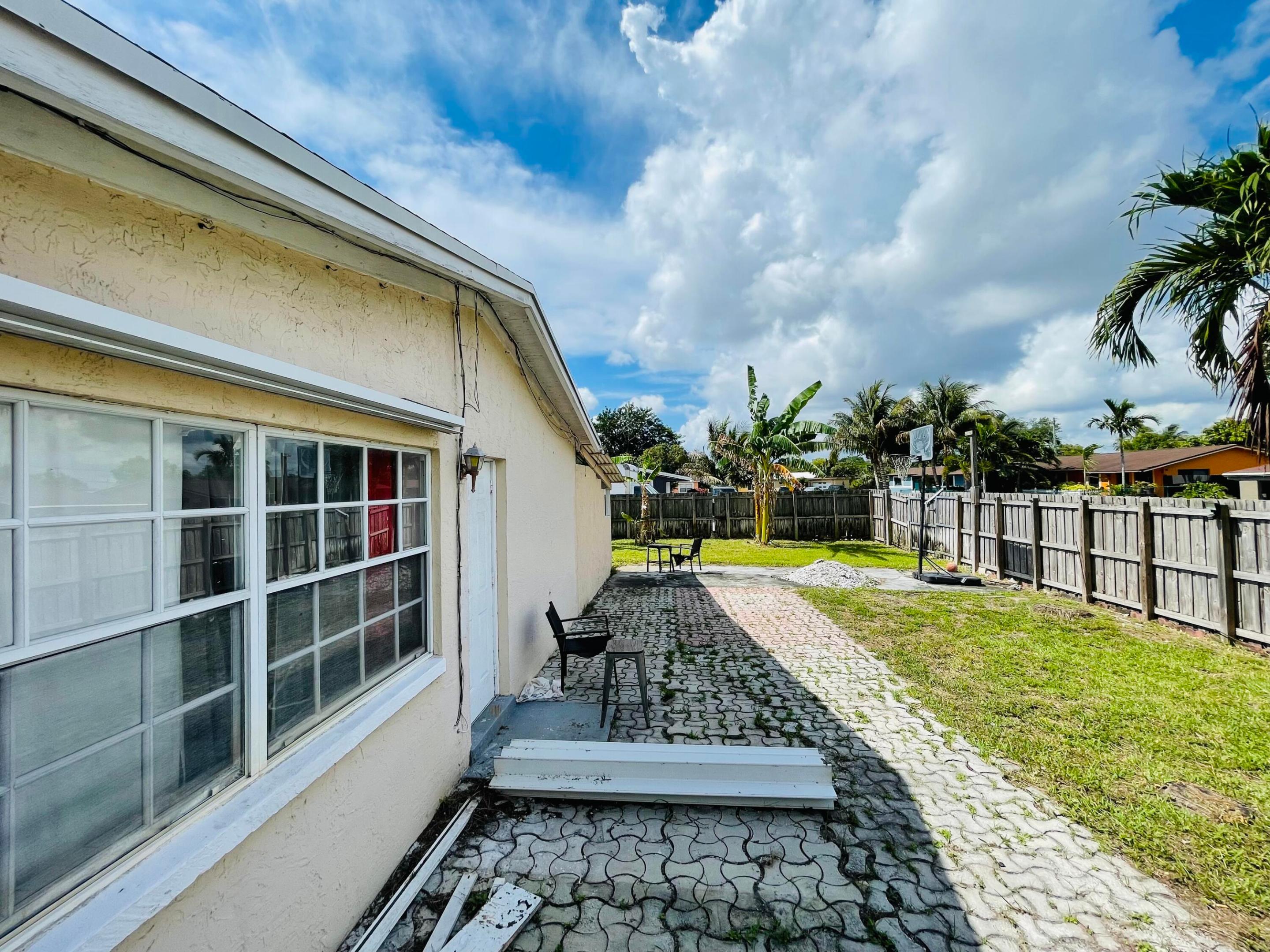 3480 NW 18th, Lauderhill FL 33311