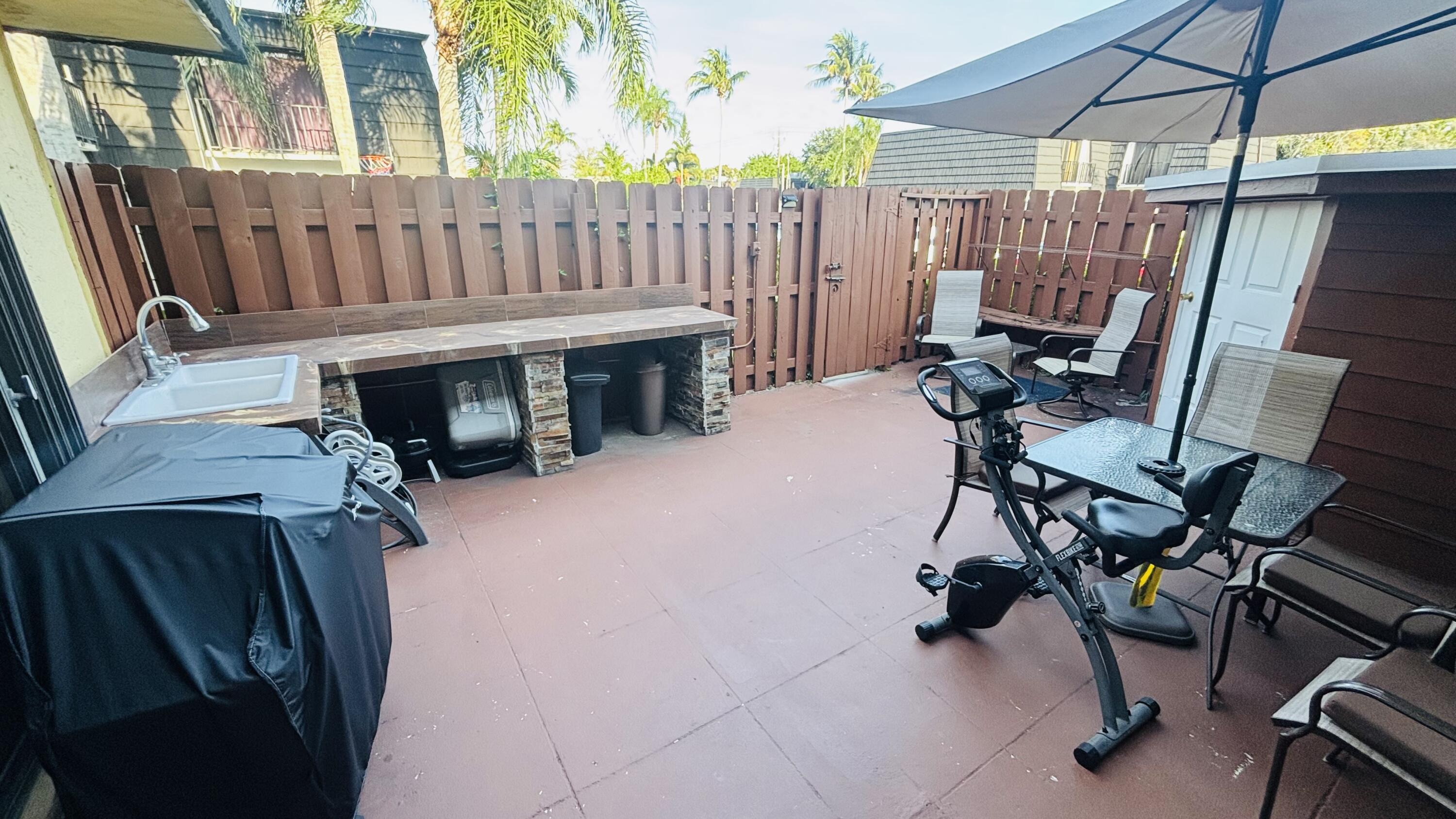 245 Woodland, Palm Springs FL 33461