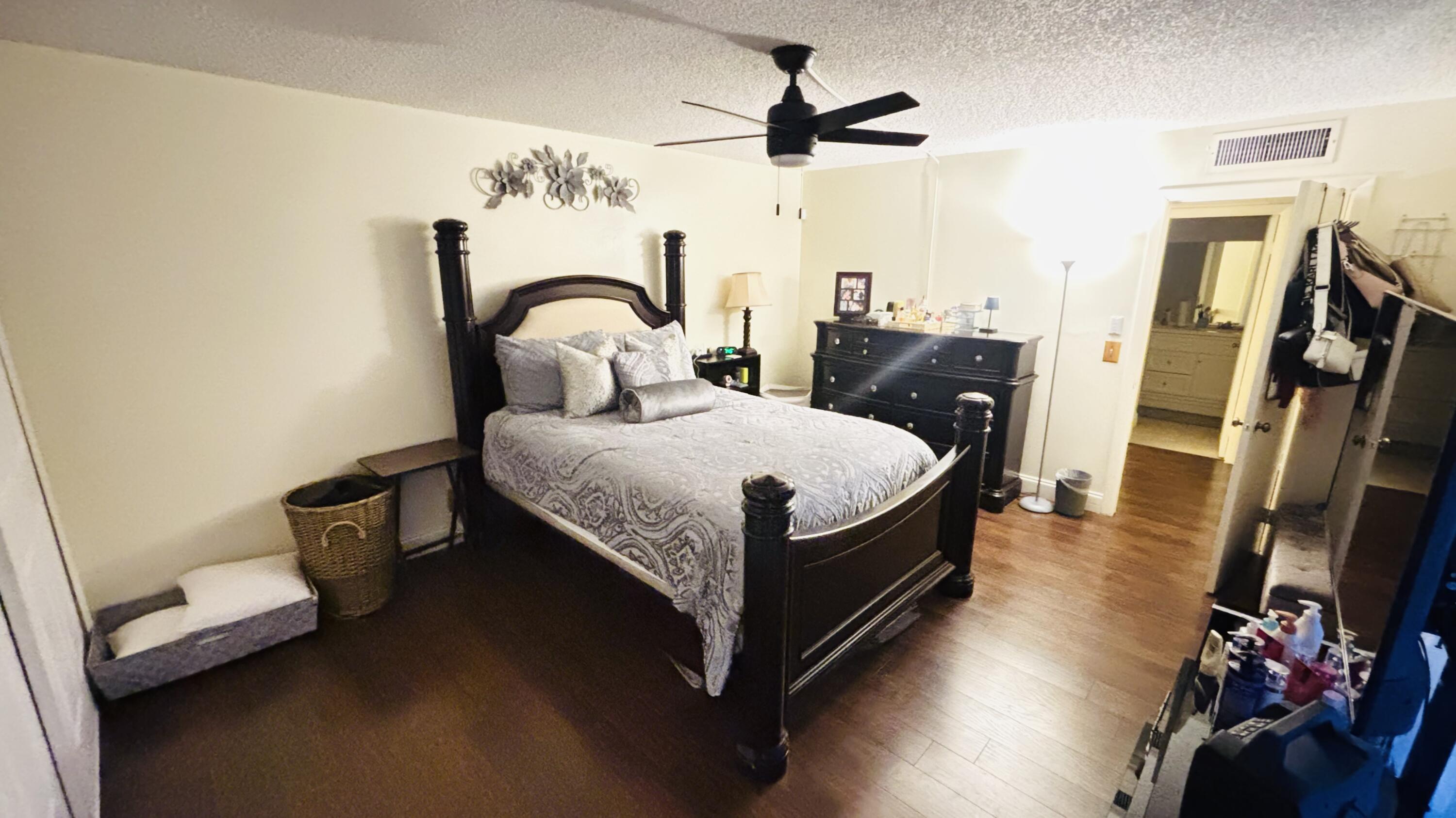 245 Woodland, Palm Springs FL 33461