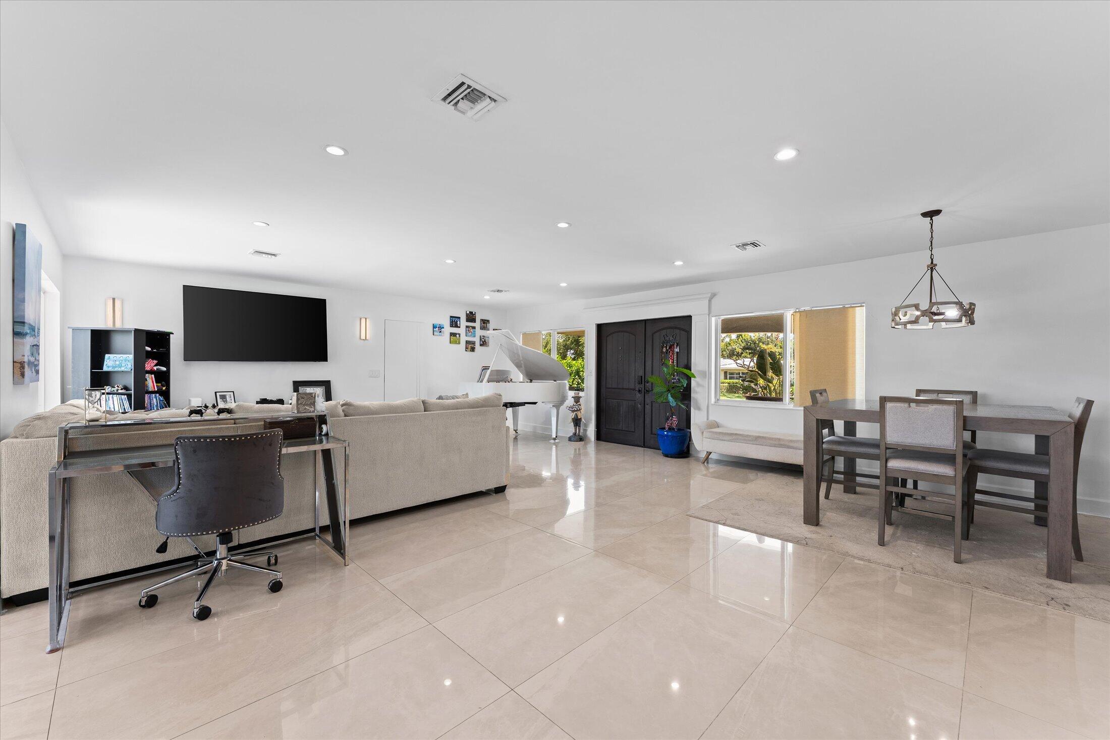 2948 NE 35th, Lighthouse Point FL 33064