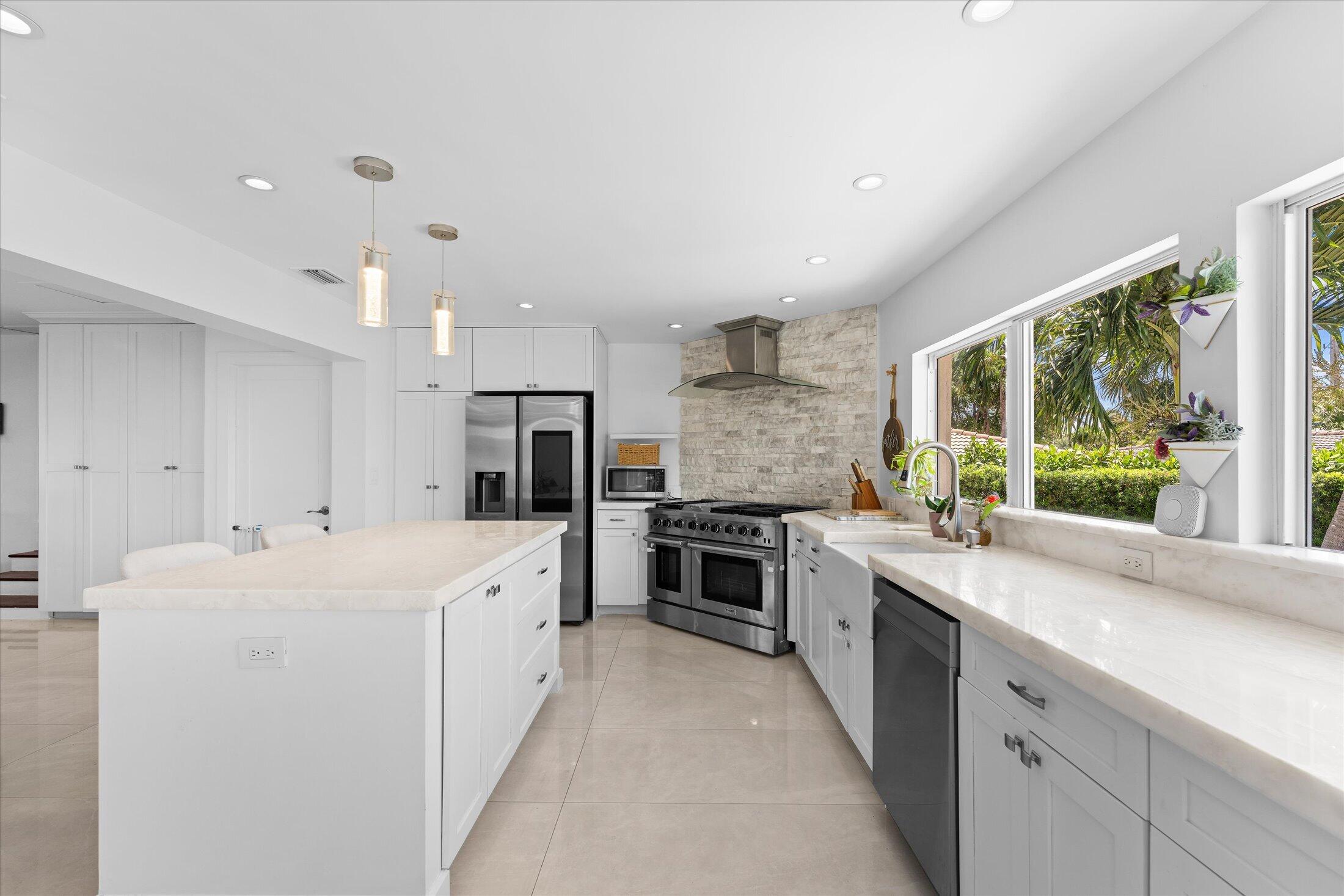 2948 NE 35th, Lighthouse Point FL 33064