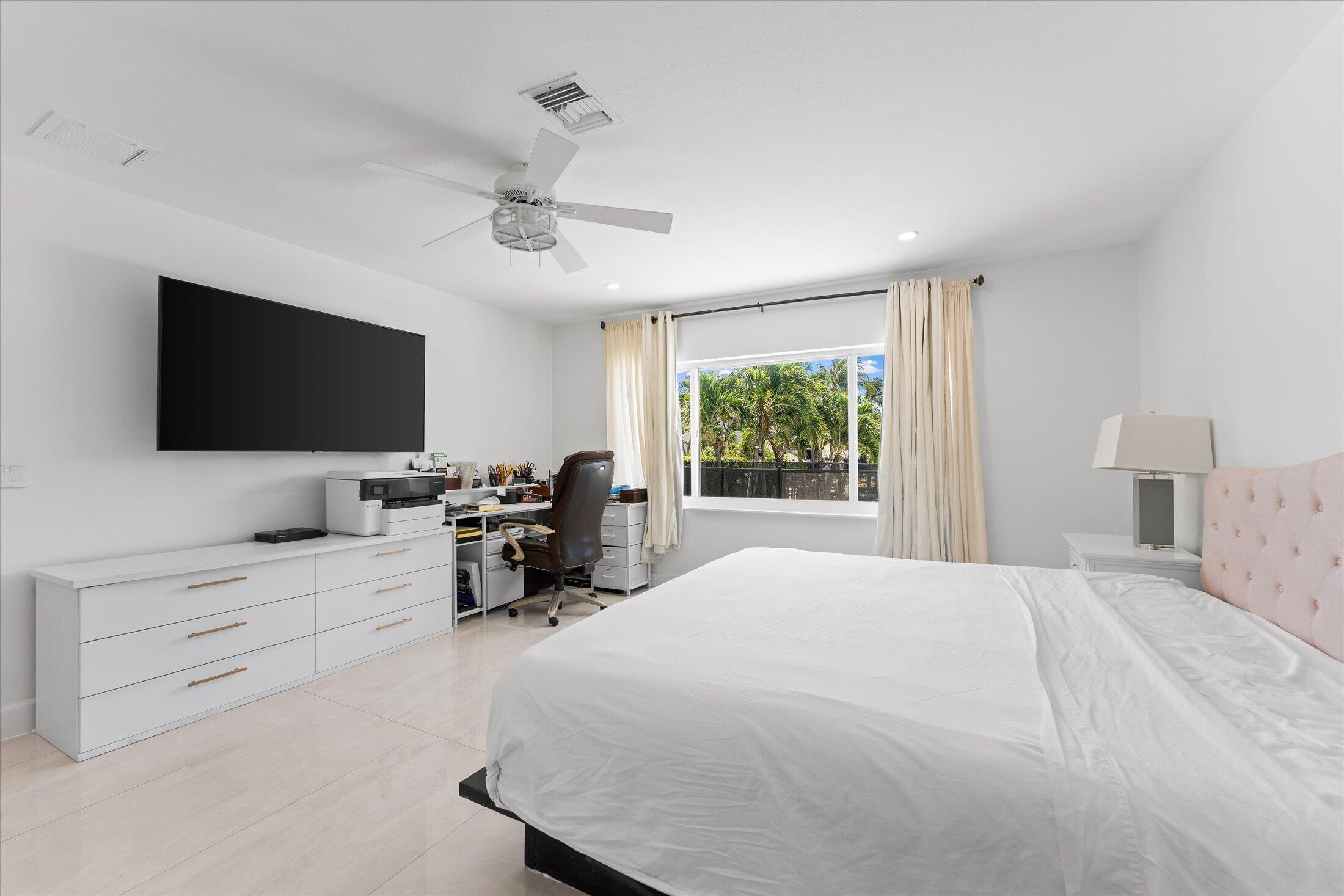 2948 NE 35th, Lighthouse Point FL 33064