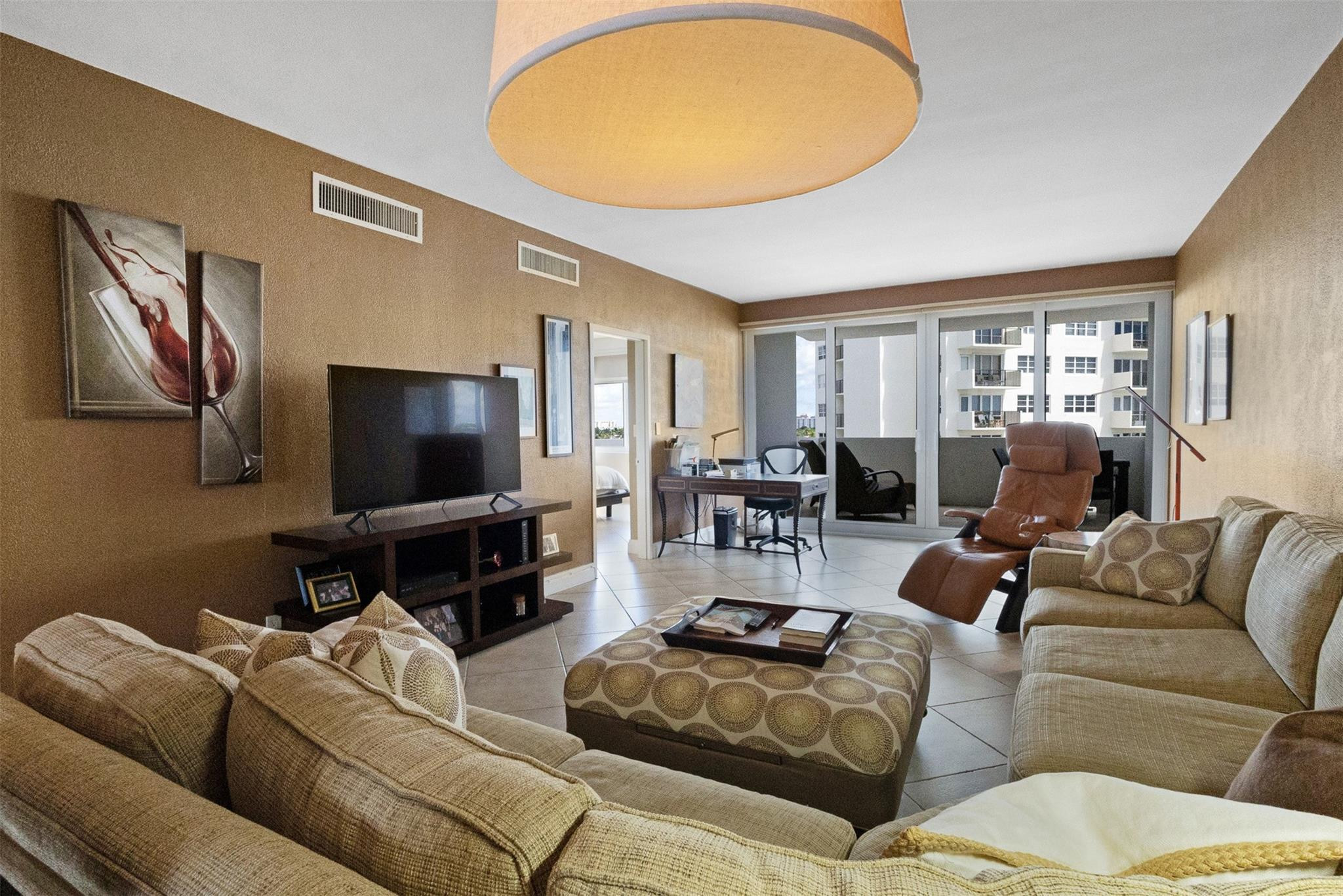 333 Sunset #503, Fort Lauderdale FL 33301