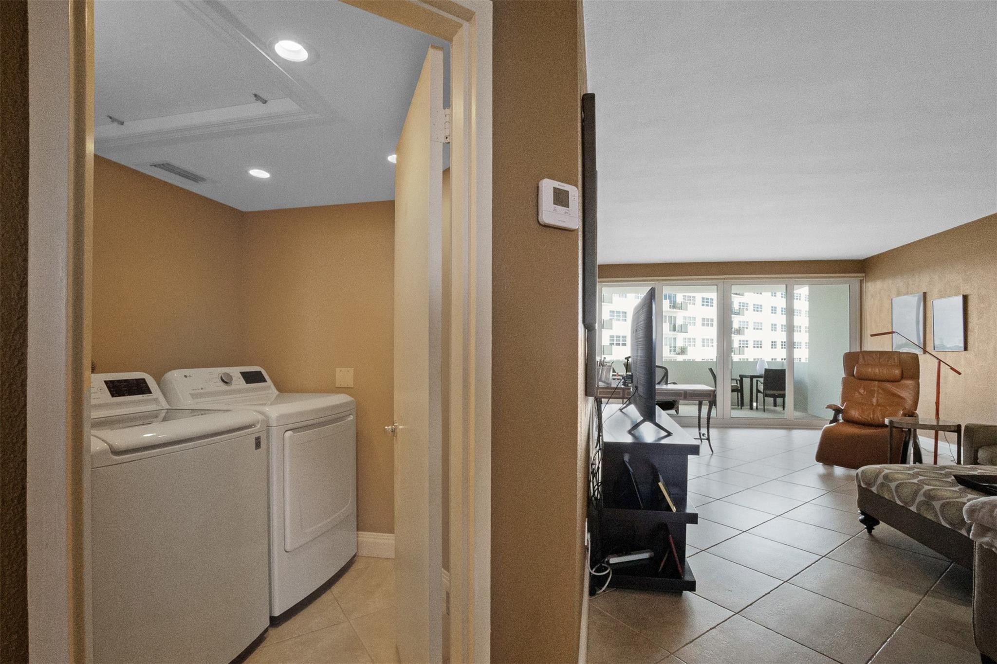 333 Sunset #503, Fort Lauderdale FL 33301