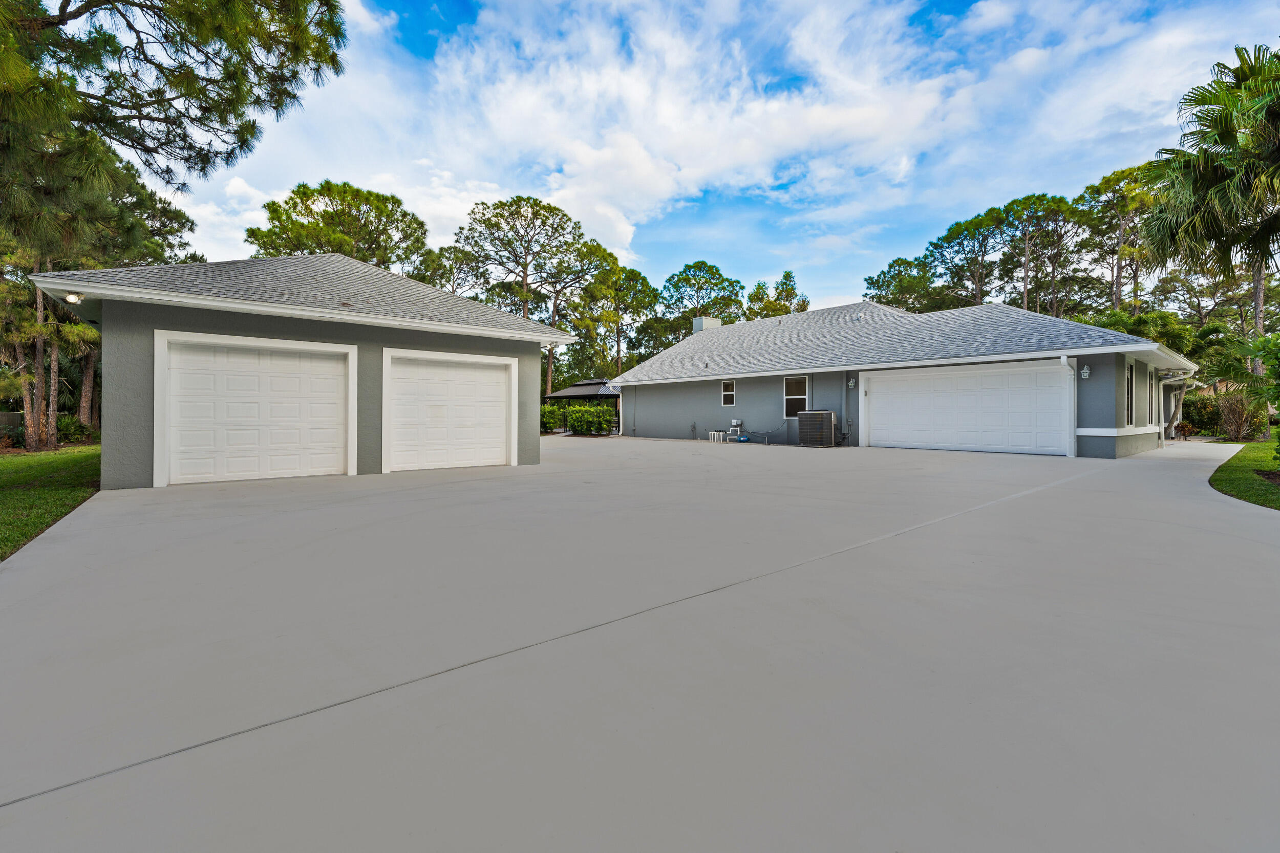 14450 N 69th Dr, Palm Beach Gardens FL 33418