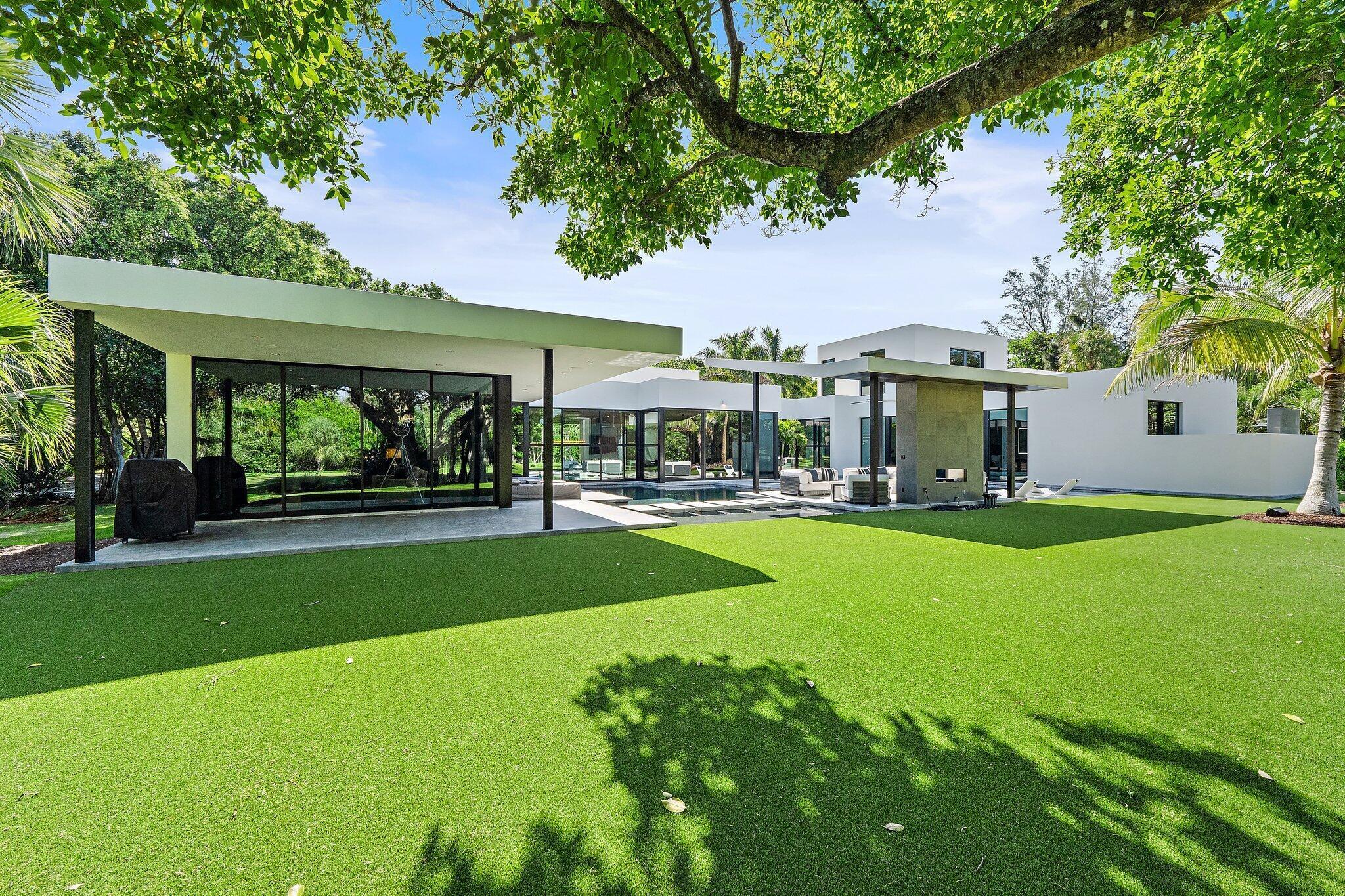 12 N Beach, Jupiter Island FL 33455