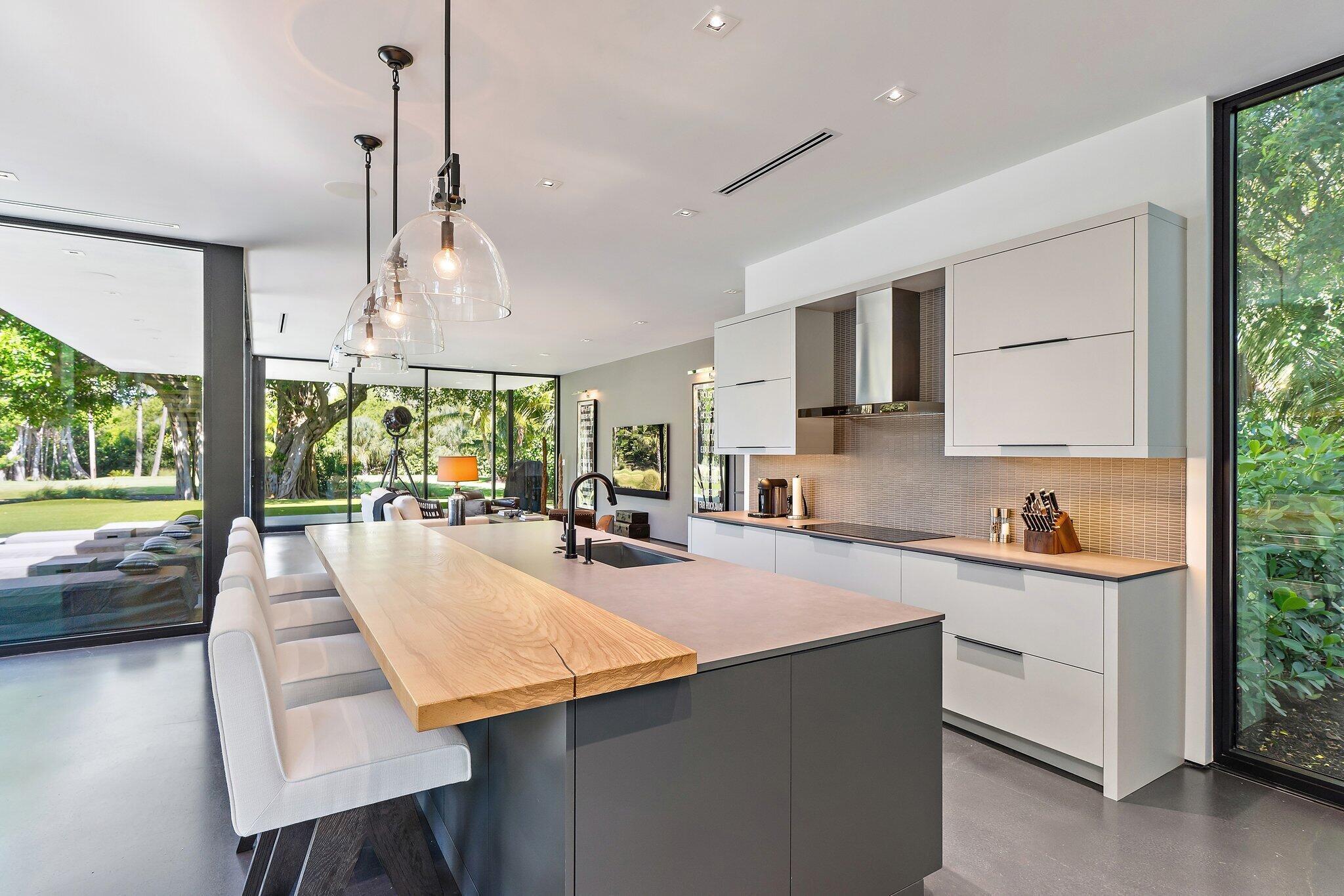 12 N Beach, Jupiter Island FL 33455