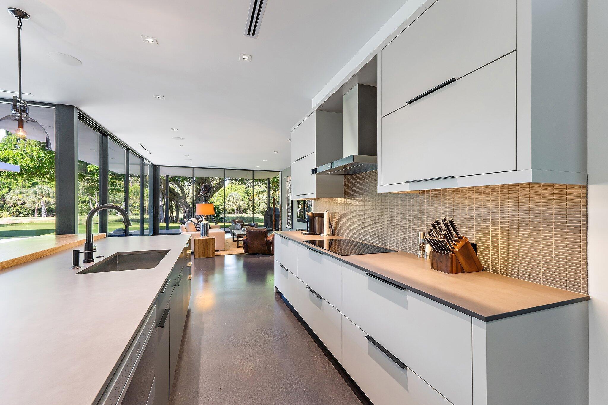 12 N Beach, Jupiter Island FL 33455