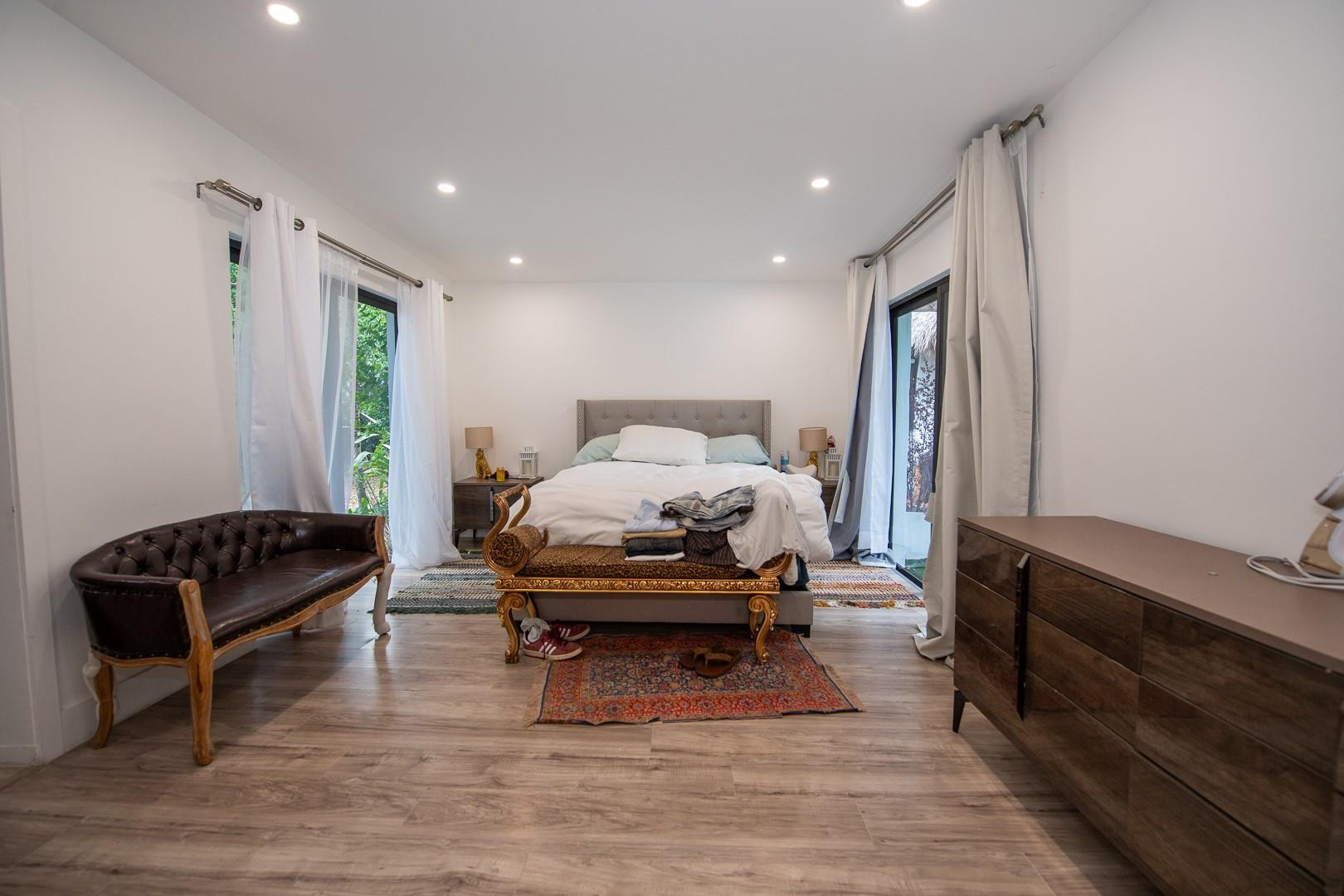 18560 NE 20th, North Miami Beach FL 33179
