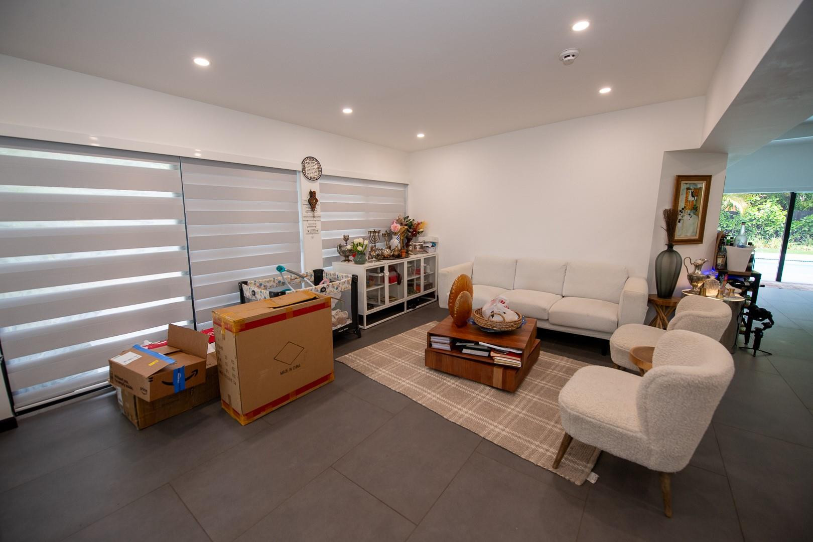18560 NE 20th, North Miami Beach FL 33179