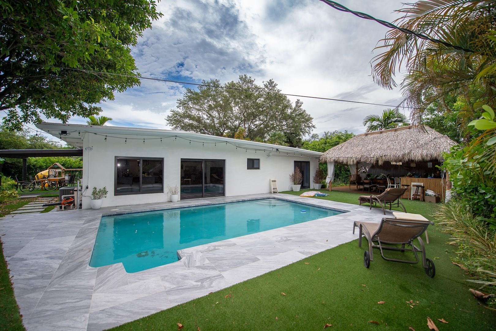 18560 NE 20th, North Miami Beach FL 33179