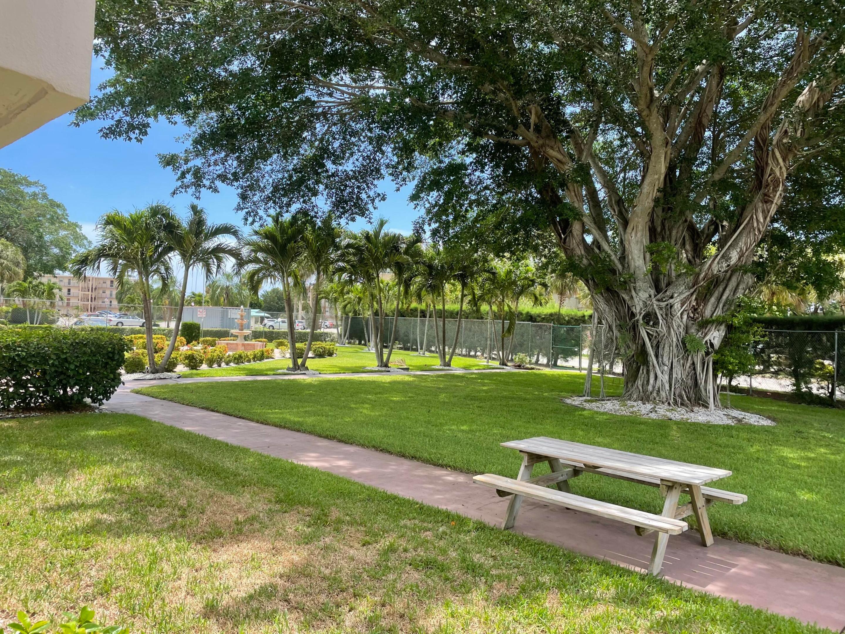 504 Davis #96, Palm Springs FL 33461