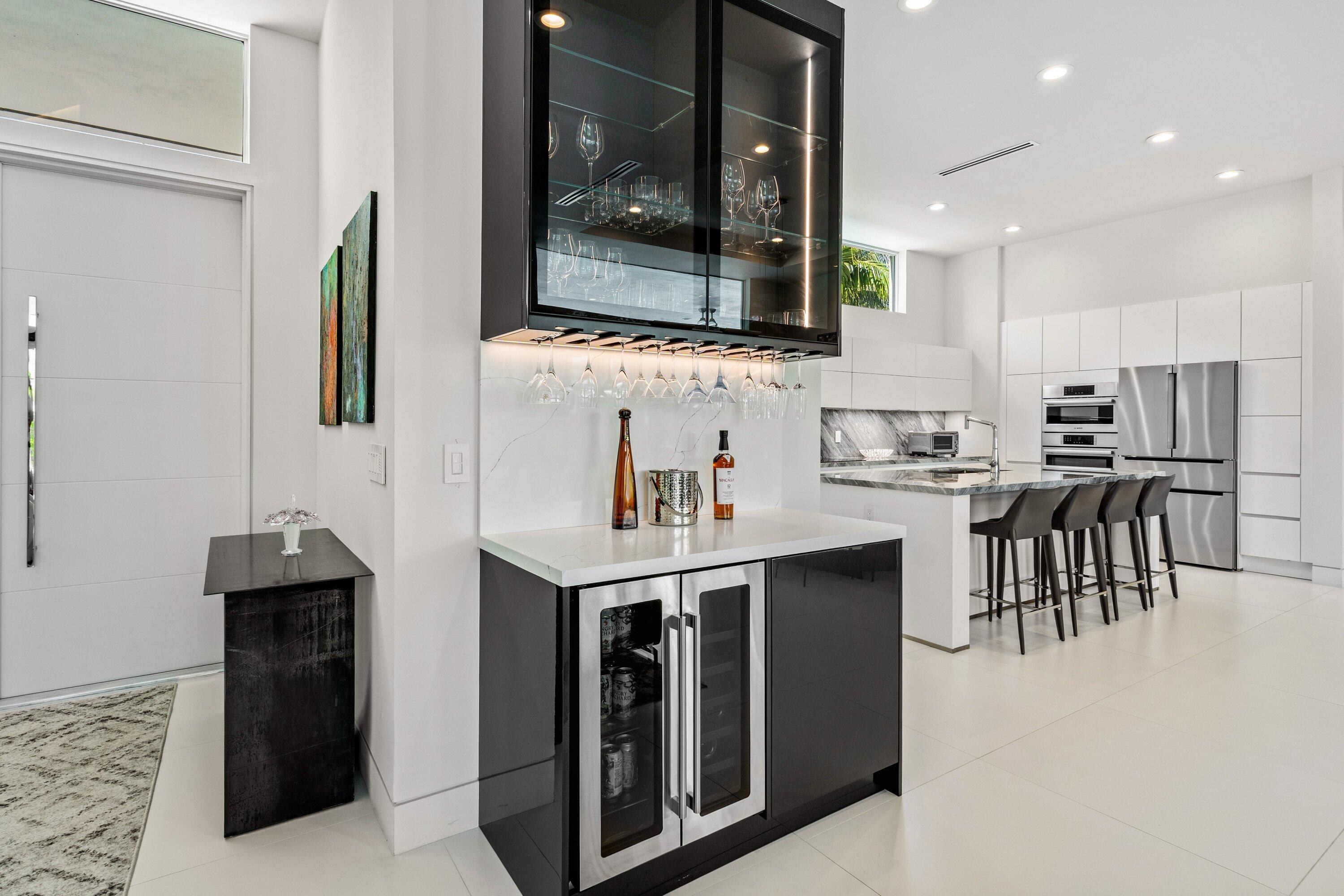 823 W Oyster, Lantana FL 33462