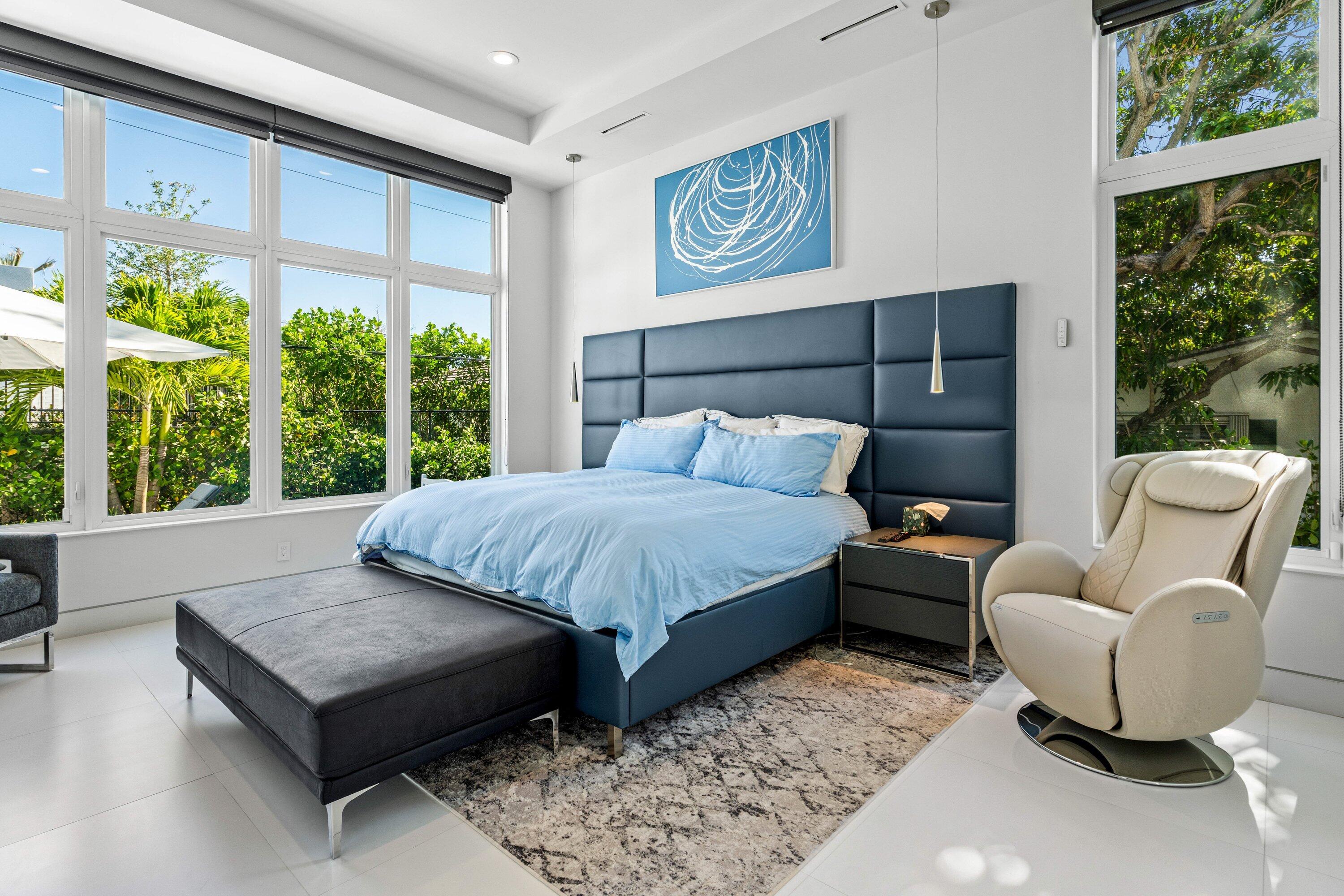 823 W Oyster, Lantana FL 33462