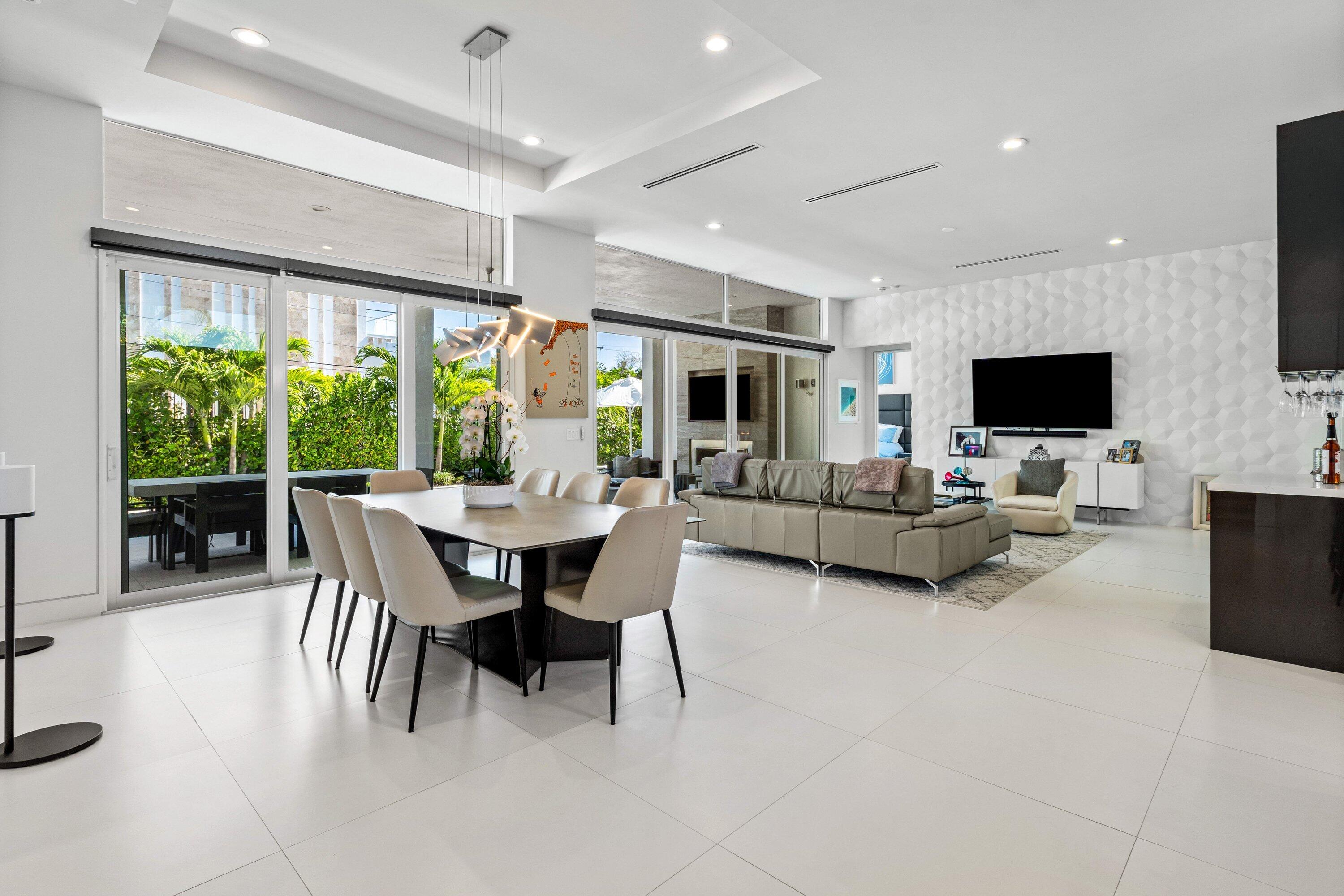 823 W Oyster, Lantana FL 33462