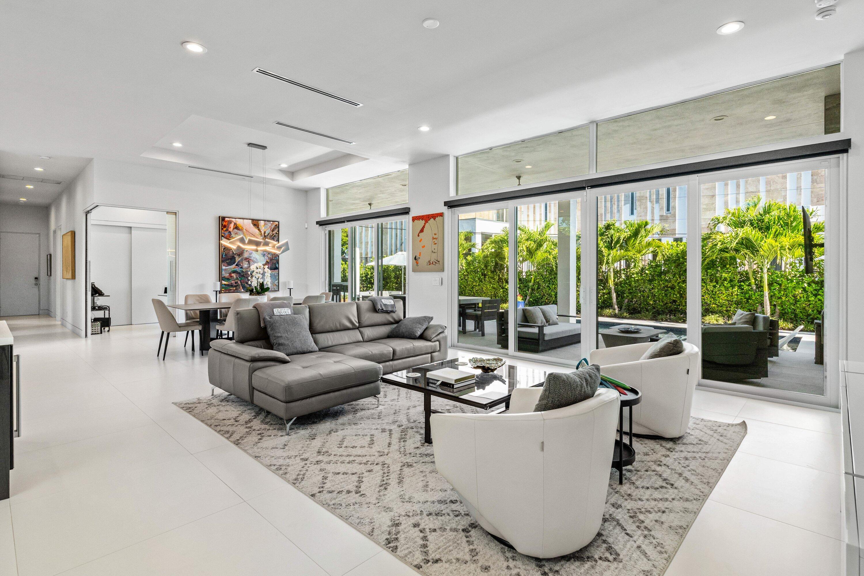 823 W Oyster, Lantana FL 33462