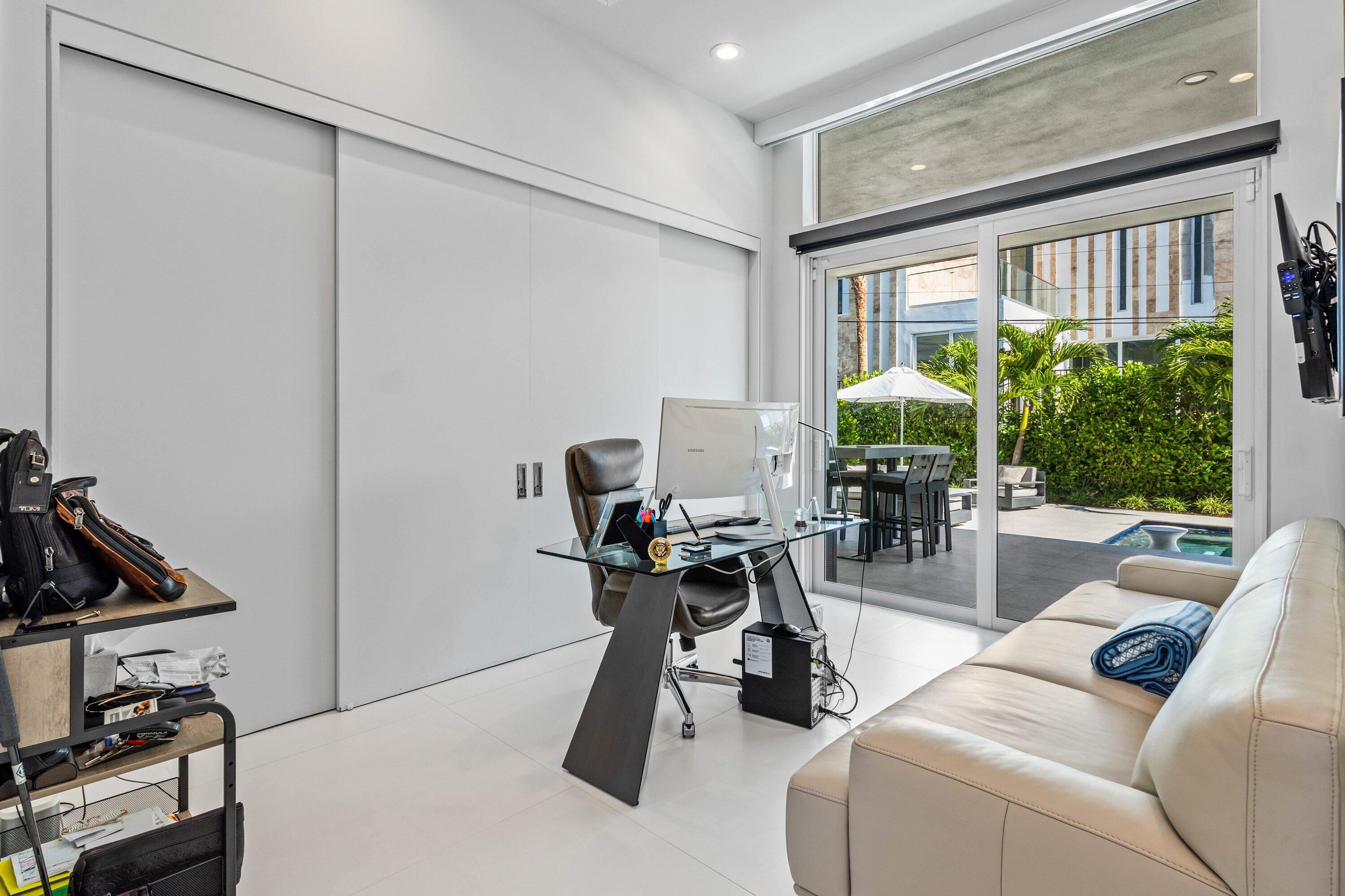 823 W Oyster, Lantana FL 33462
