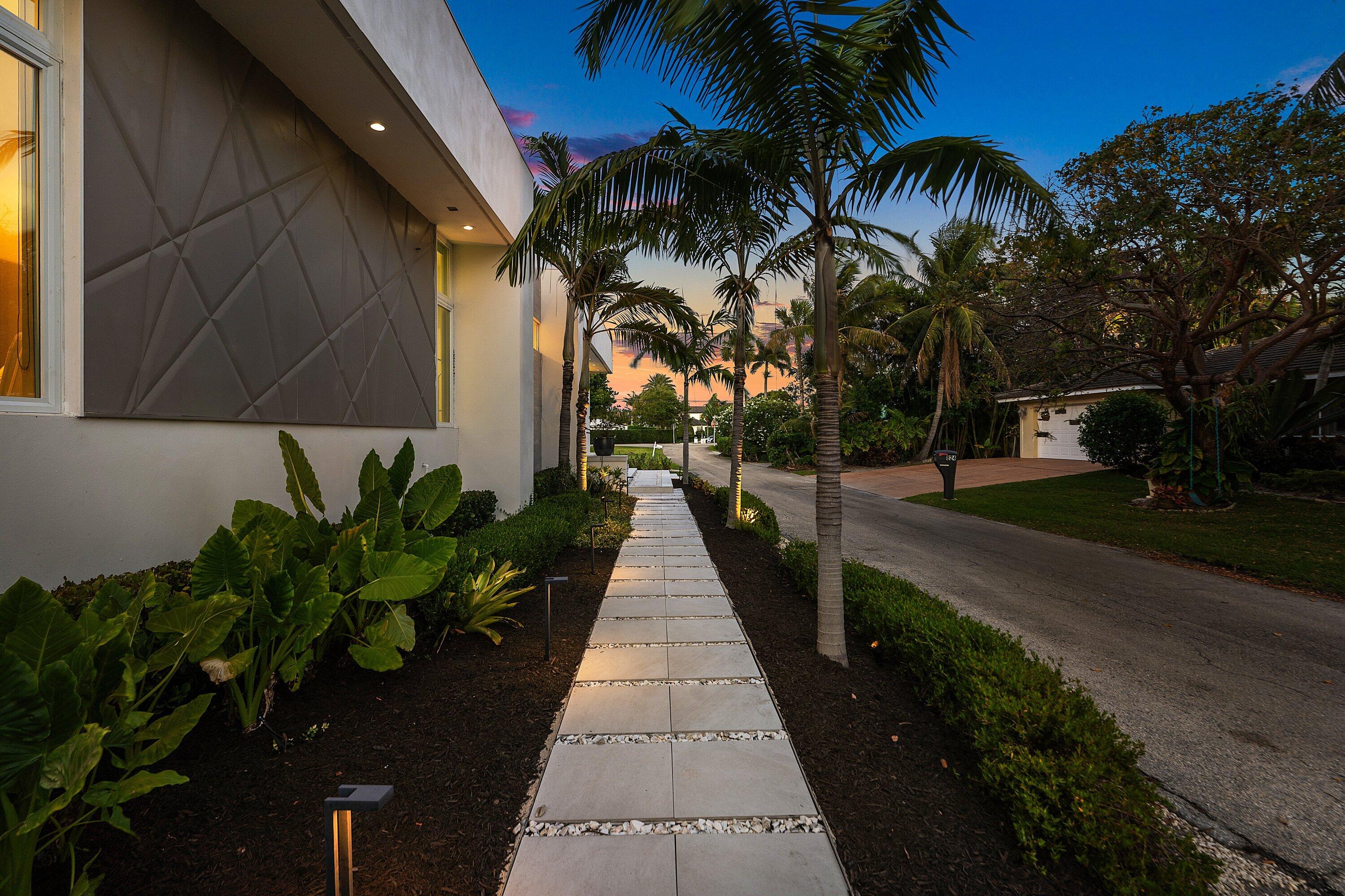 823 W Oyster, Lantana FL 33462