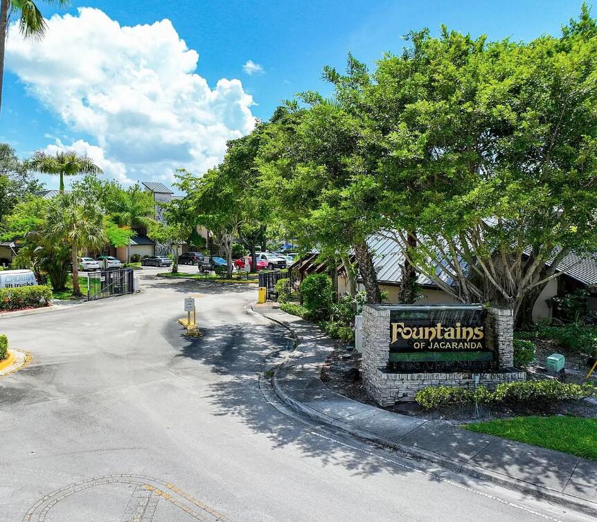 141 SW 96th #302, Plantation FL 33324