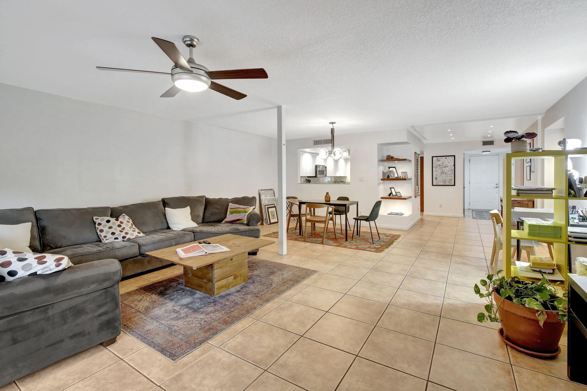 141 SW 96th #302, Plantation FL 33324