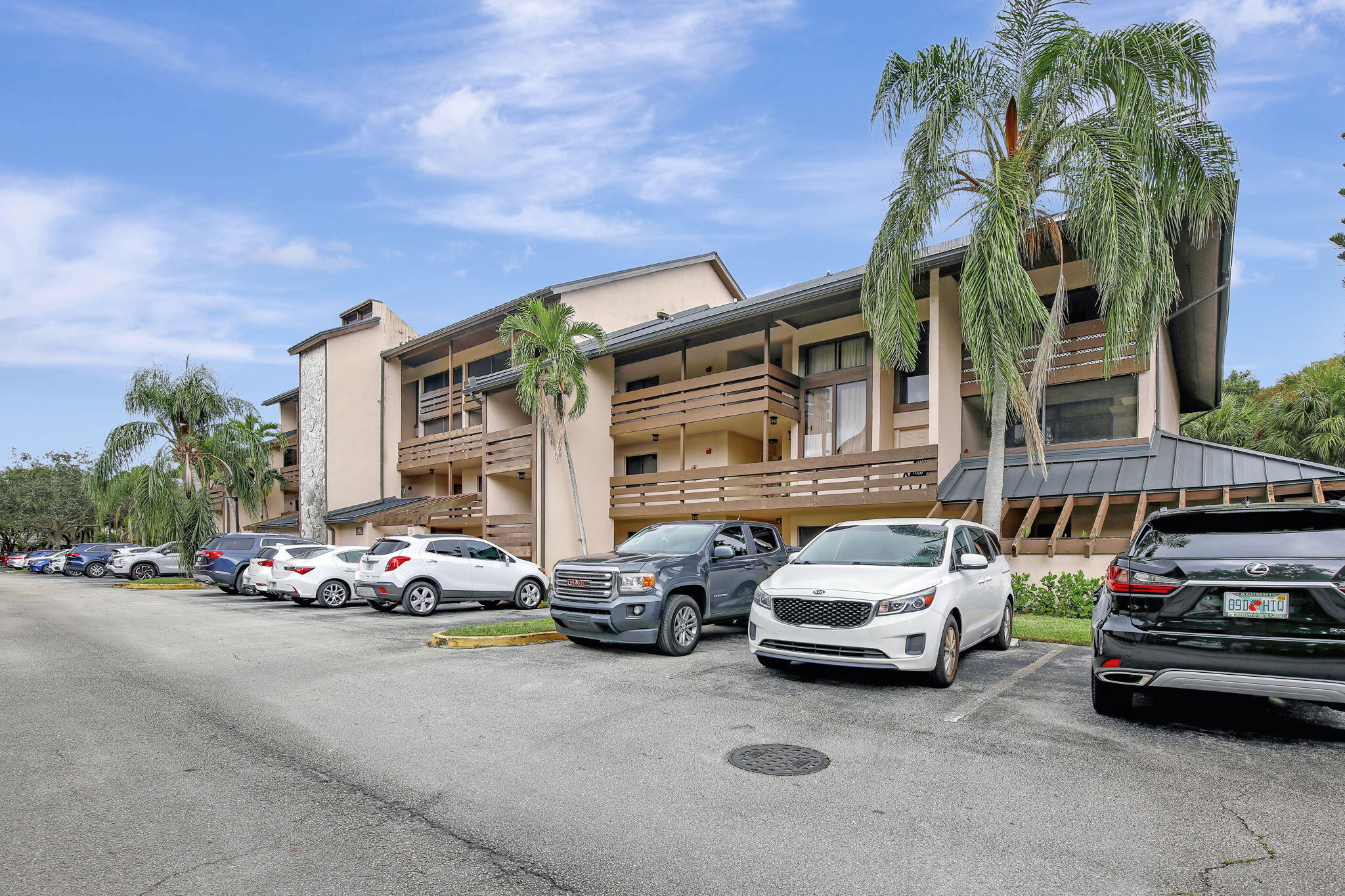 141 SW 96th #302, Plantation FL 33324
