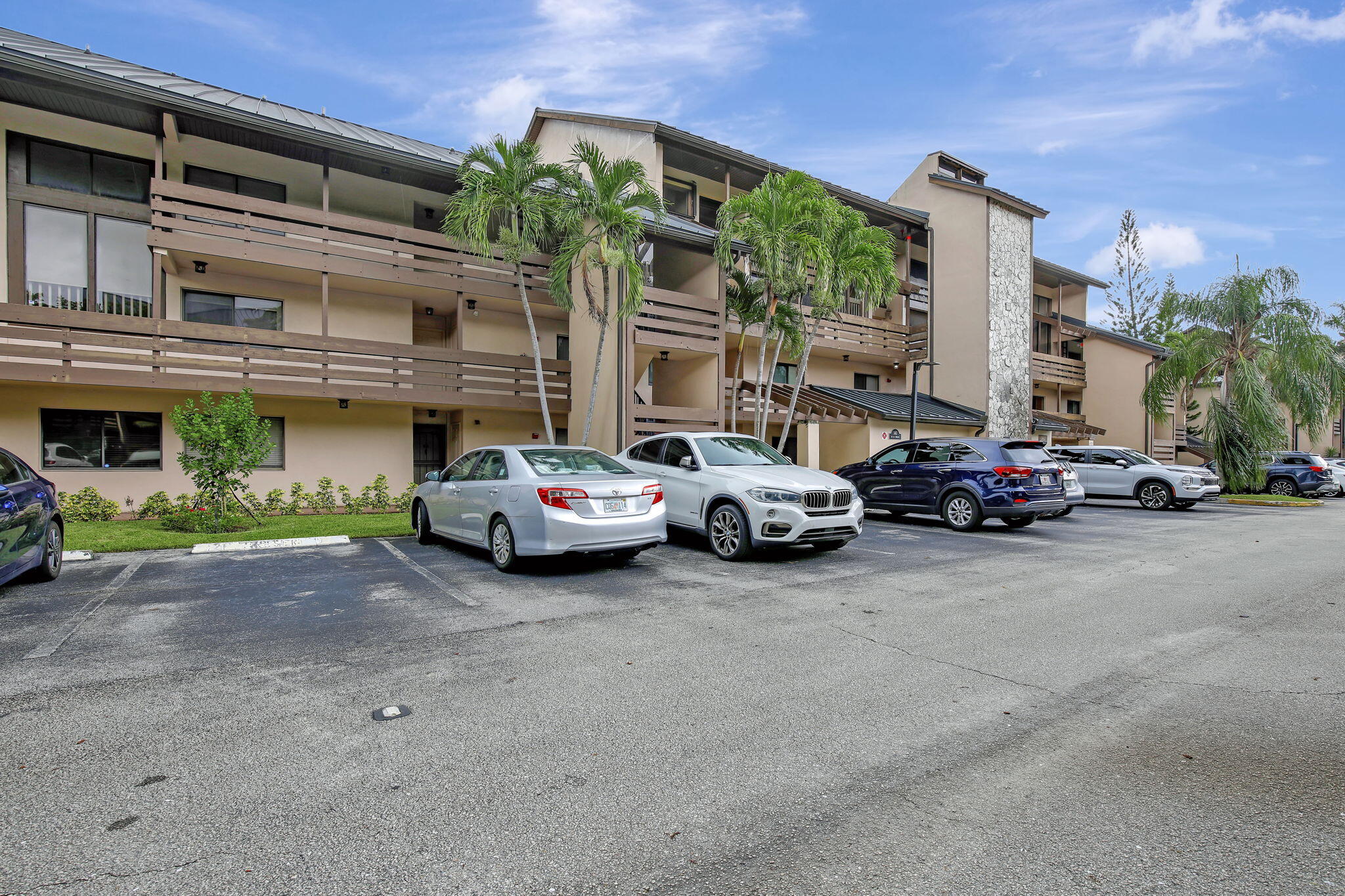 141 SW 96th #302, Plantation FL 33324