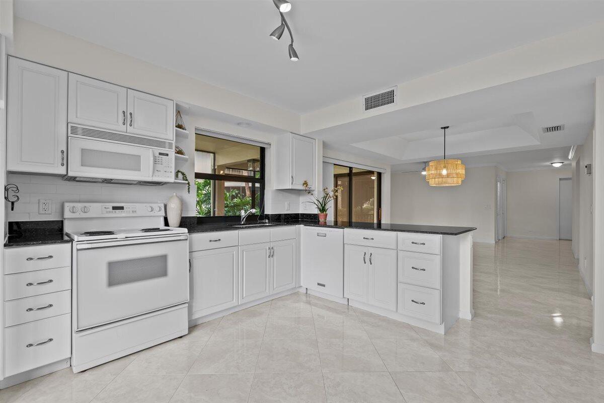 17138 Waterbend #117, Jupiter FL 33477