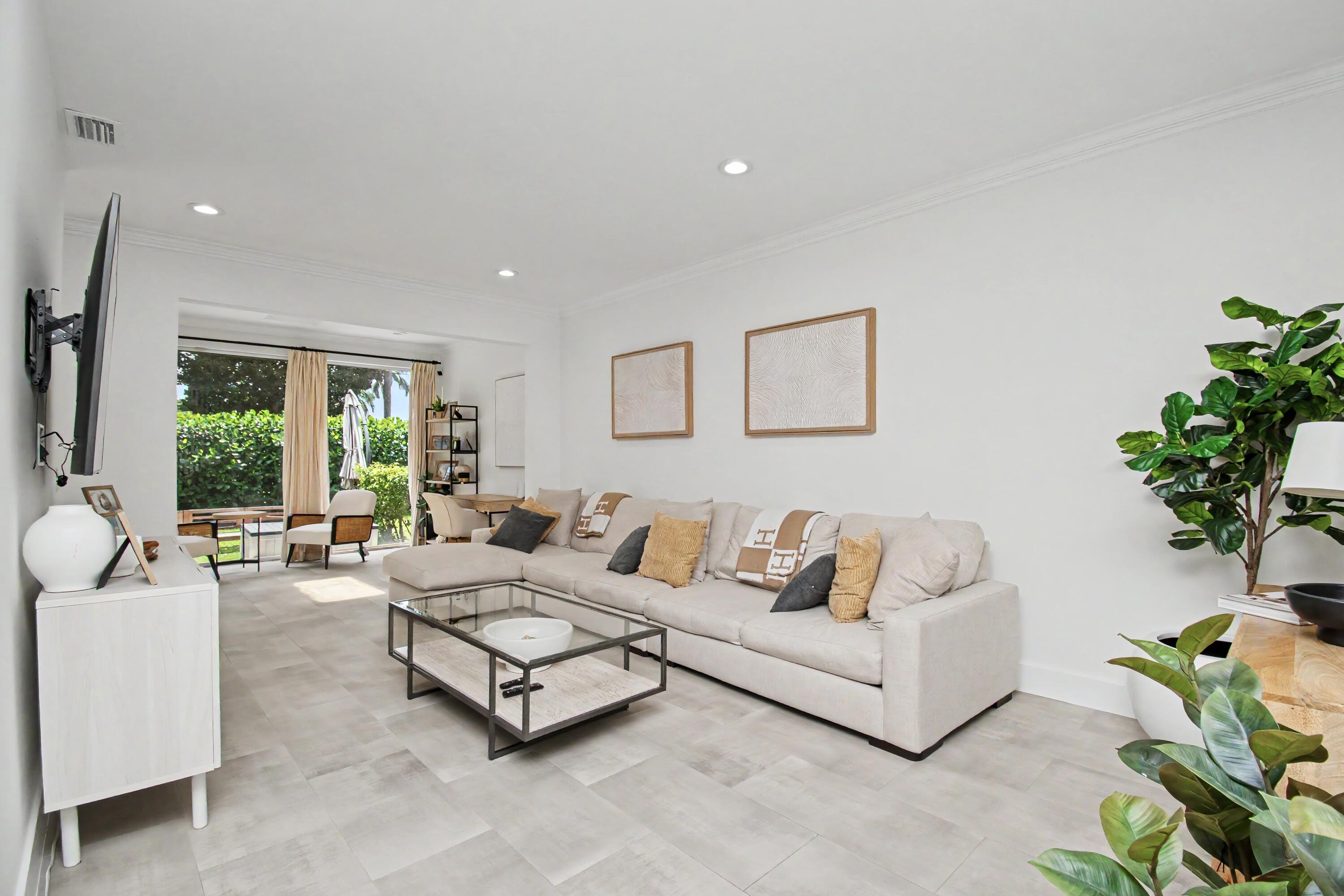 6744 Via Regina, Boca Raton FL 33433