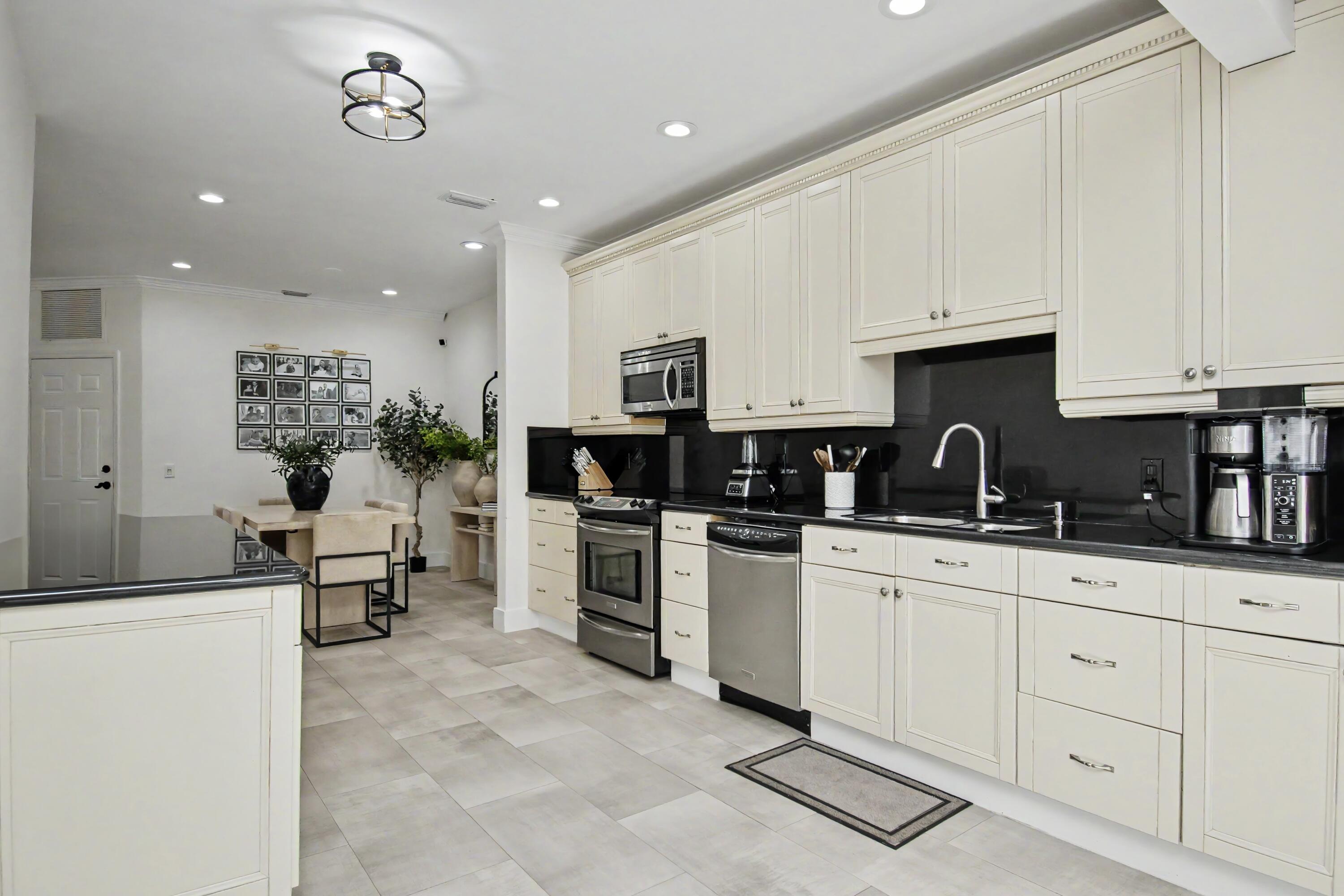 6744 Via Regina, Boca Raton FL 33433