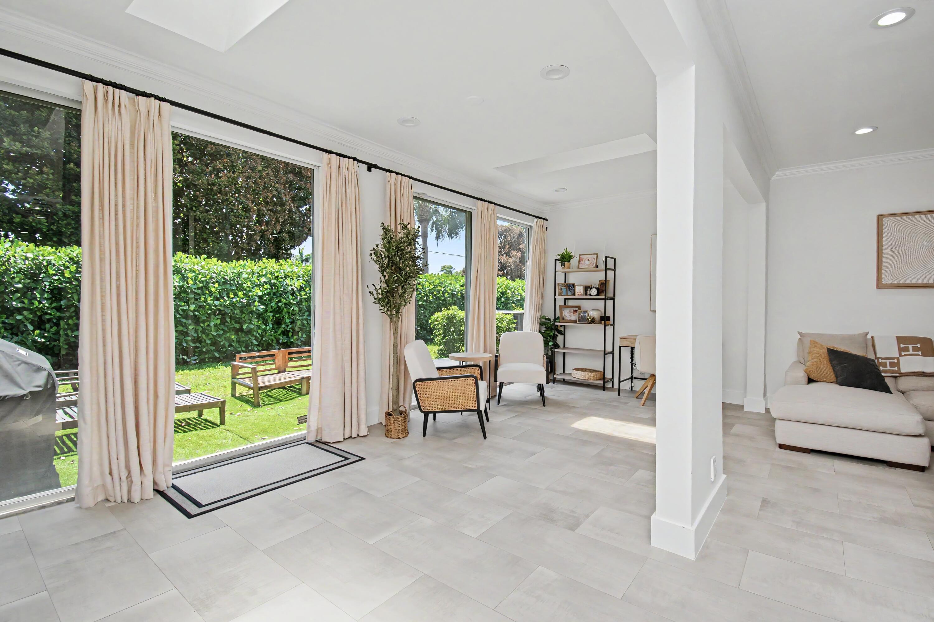 6744 Via Regina, Boca Raton FL 33433