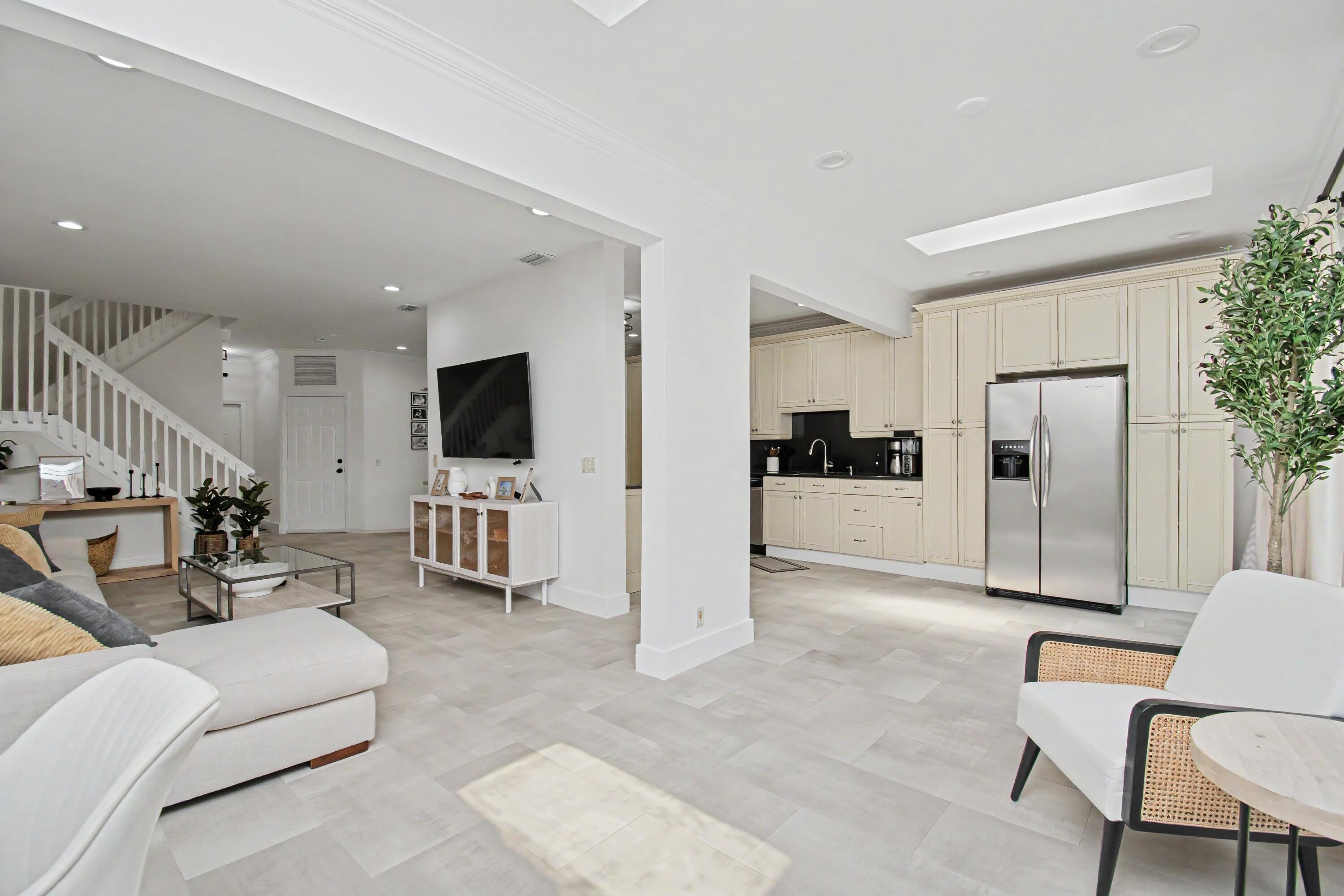 6744 Via Regina, Boca Raton FL 33433