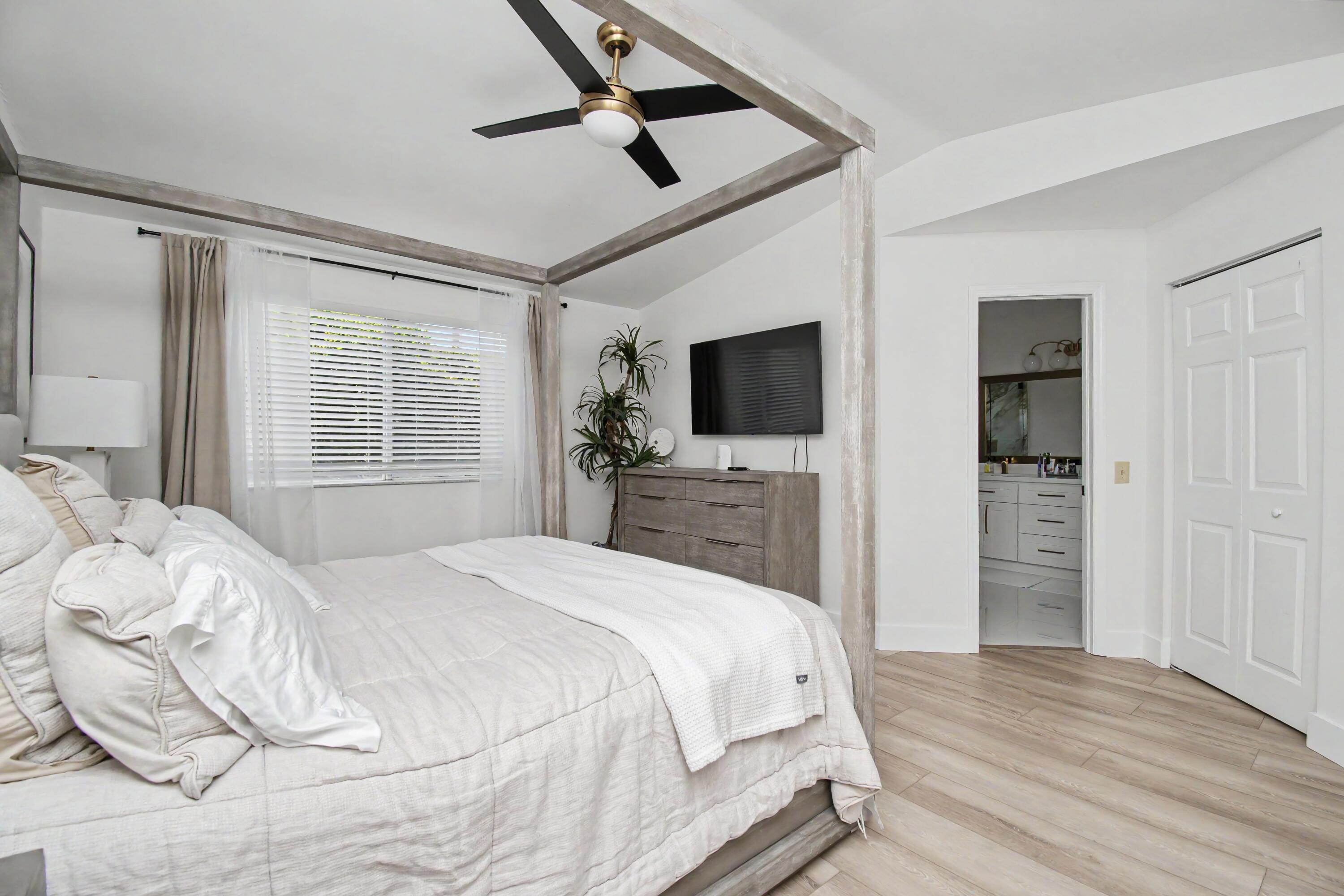 6744 Via Regina, Boca Raton FL 33433