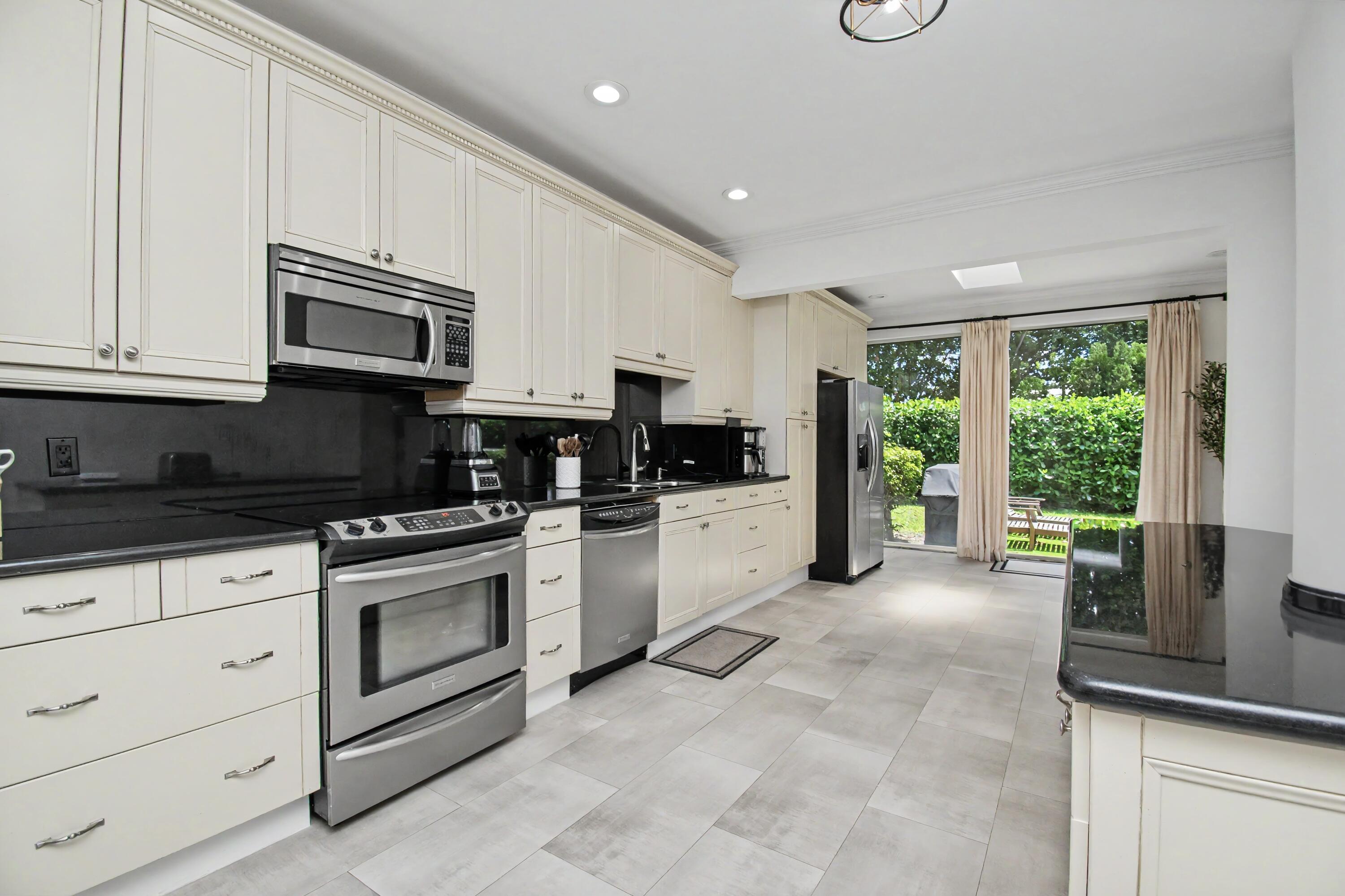 6744 Via Regina, Boca Raton FL 33433