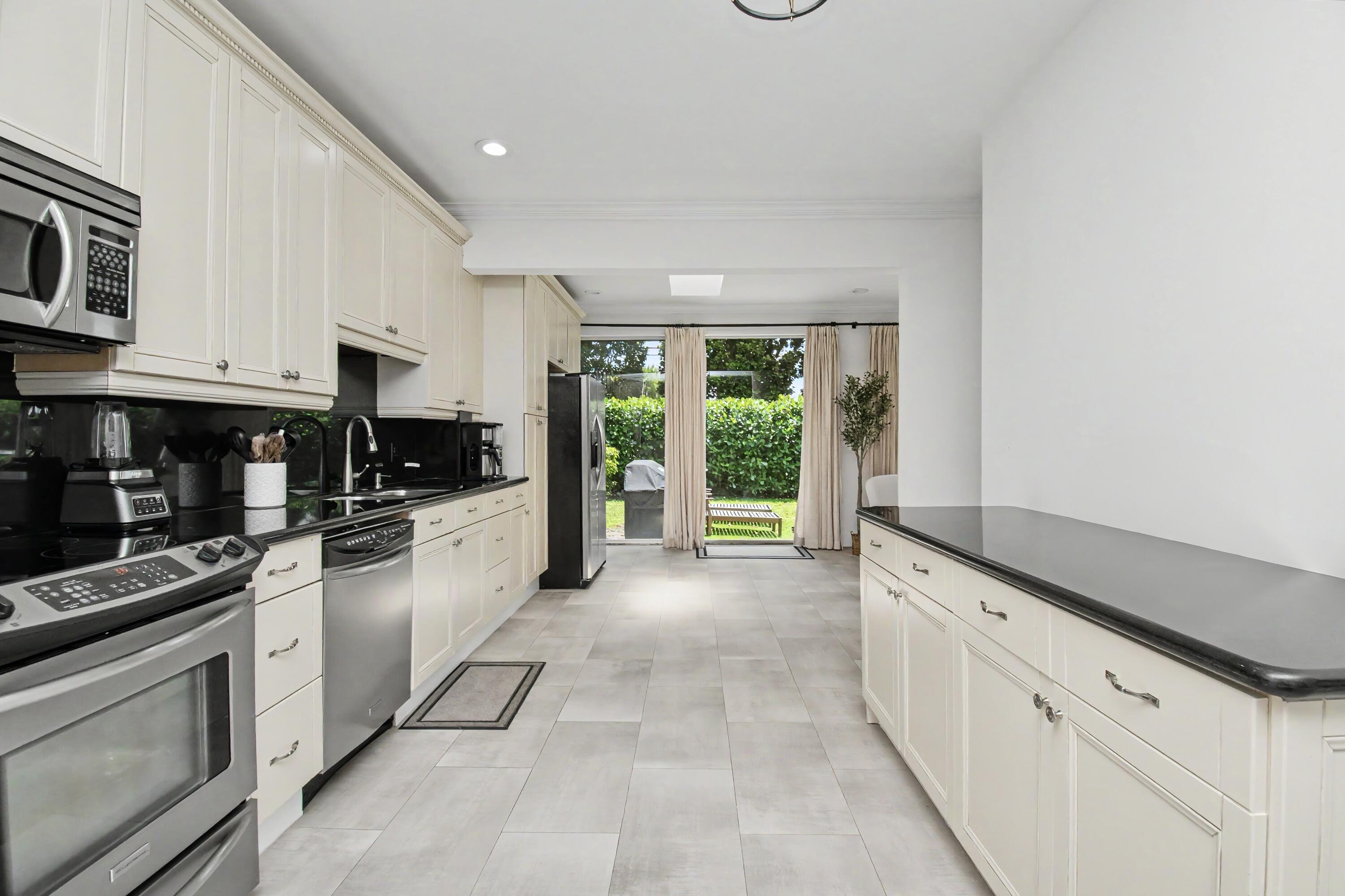 6744 Via Regina, Boca Raton FL 33433