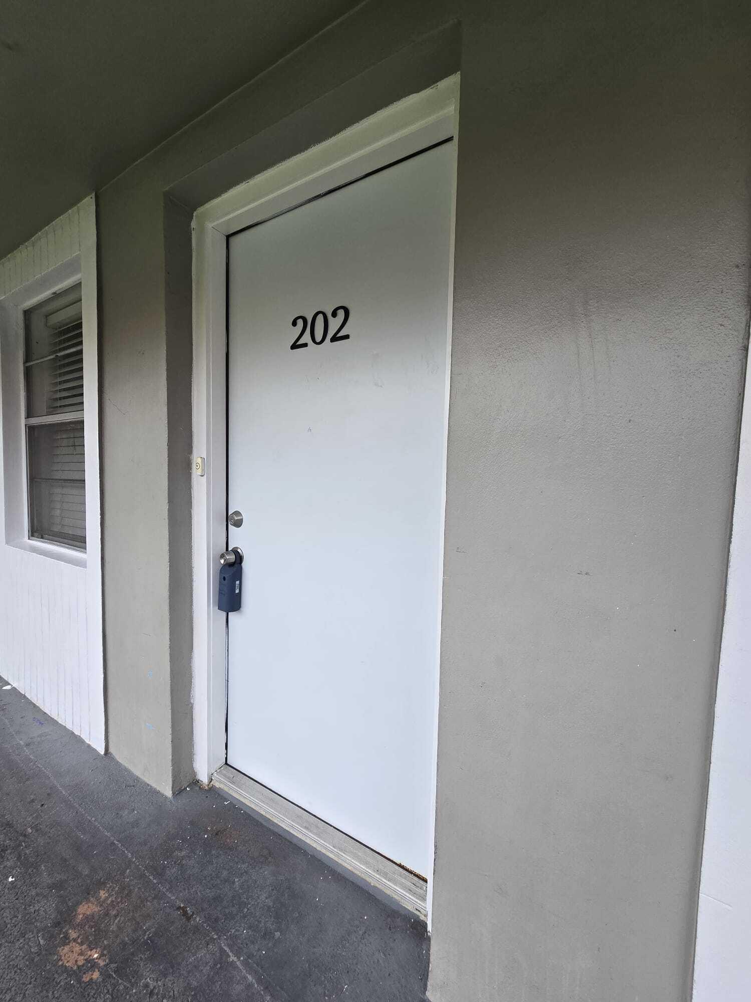 1201 SW 52nd #202-2, North Lauderdale FL 33068