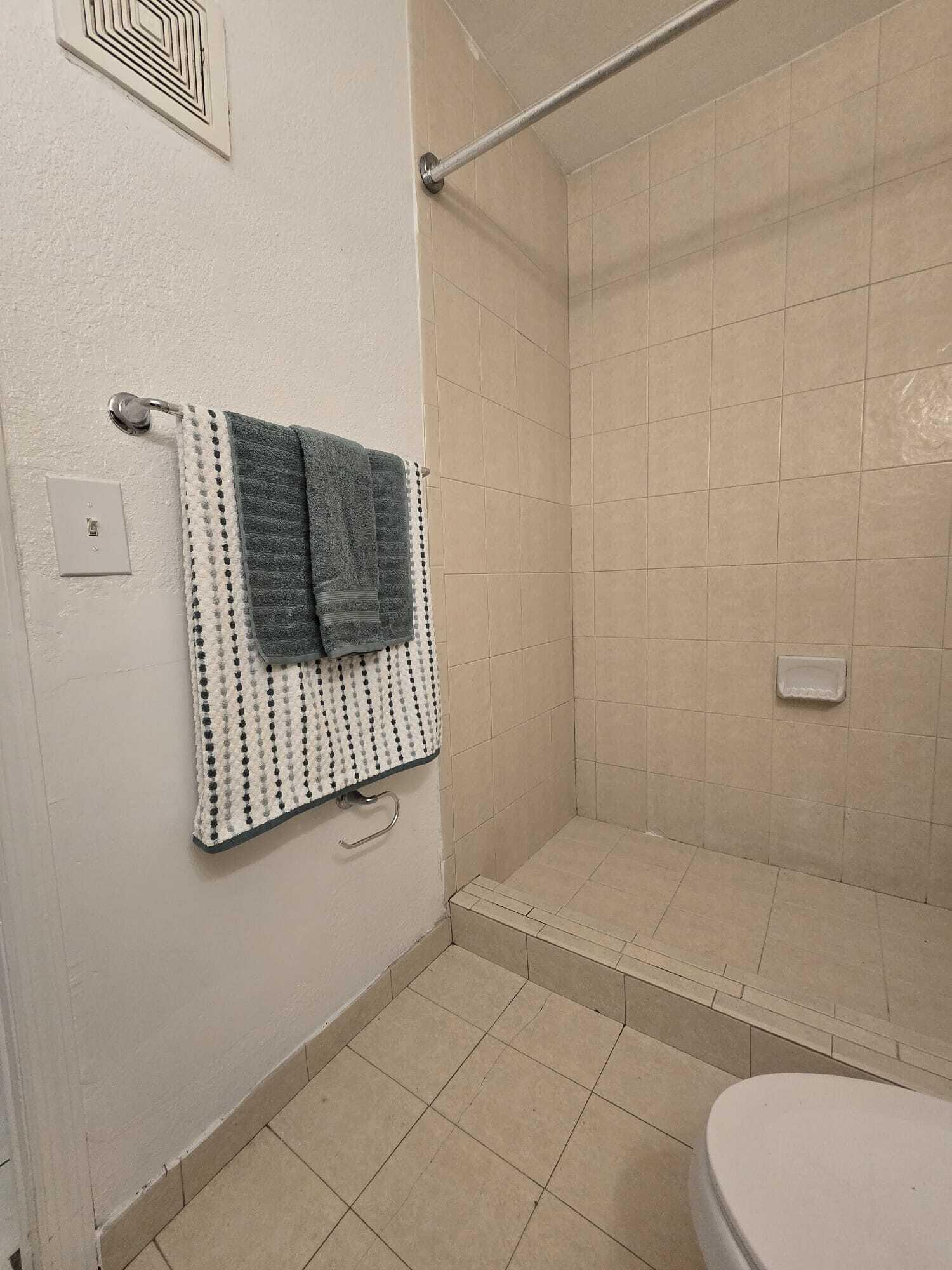 1201 SW 52nd #202-2, North Lauderdale FL 33068