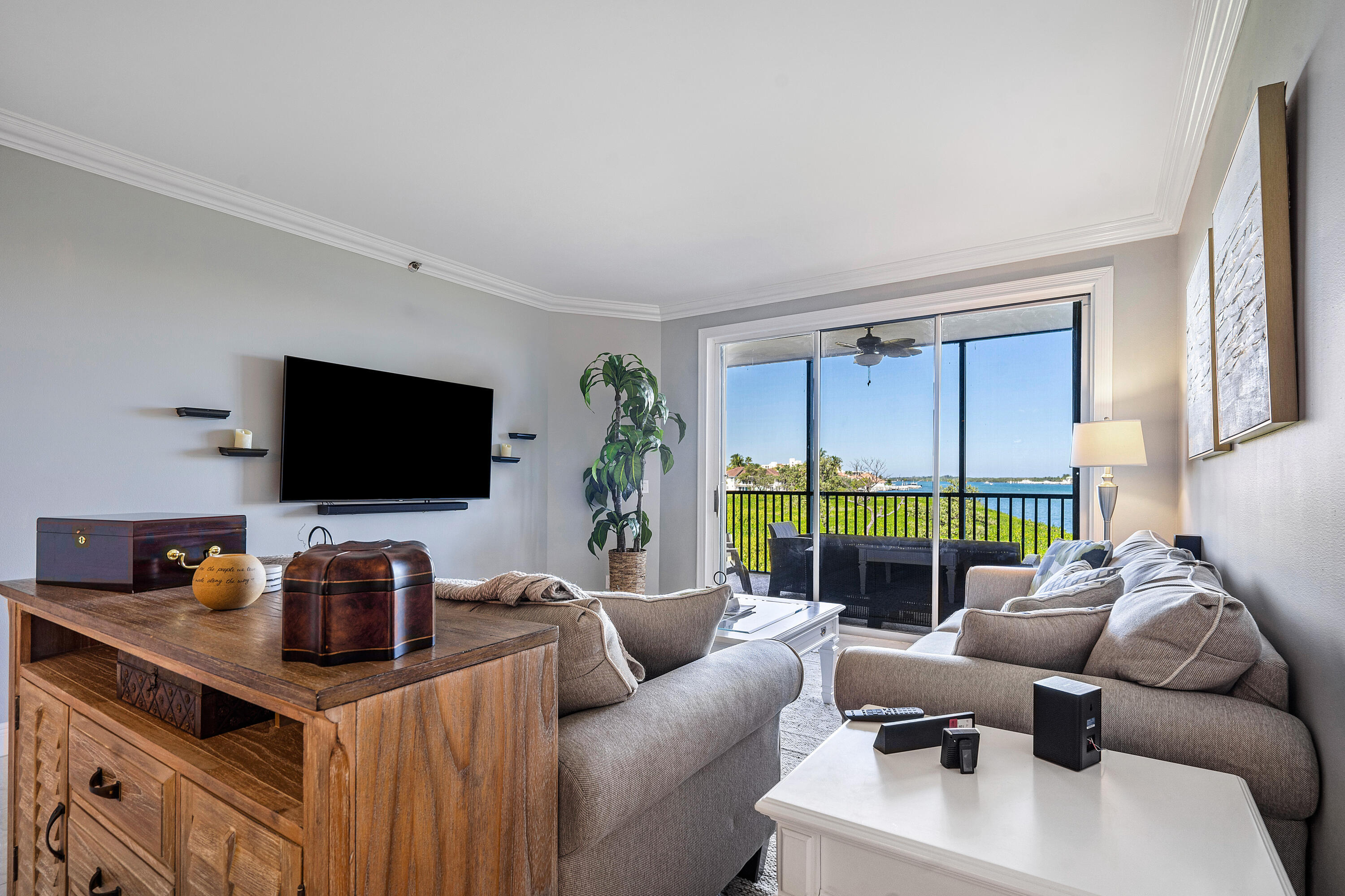 200 Waterway #204, Tequesta FL 33469
