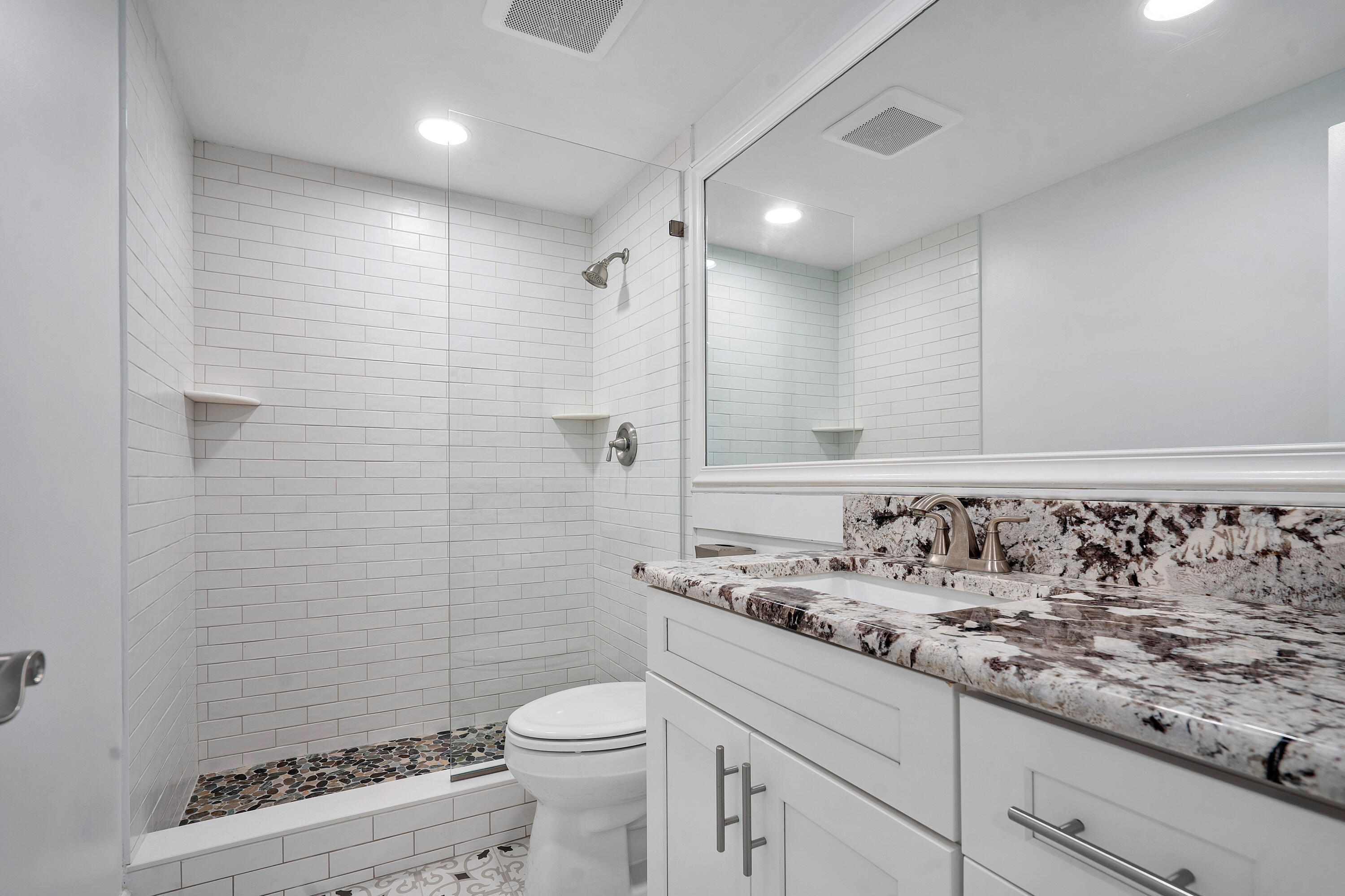 200 Waterway #204, Tequesta FL 33469