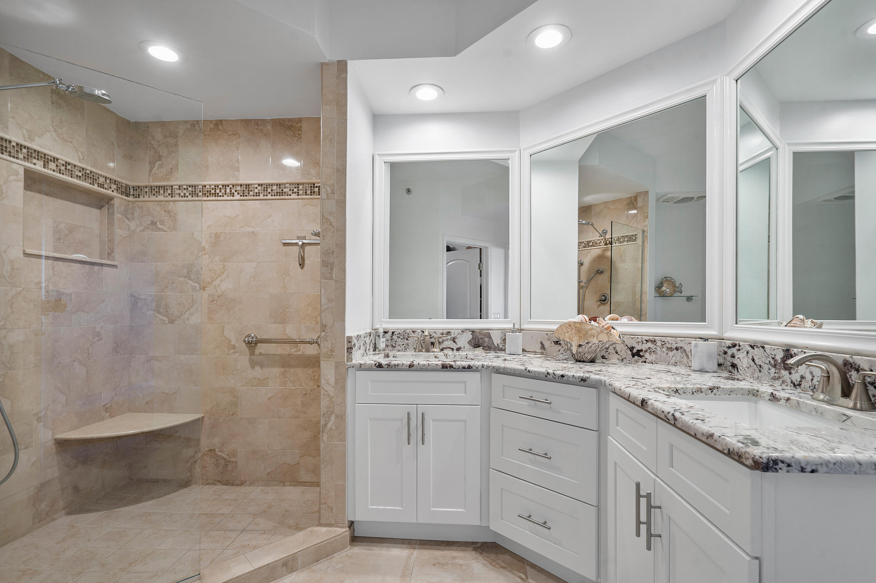 200 Waterway #204, Tequesta FL 33469