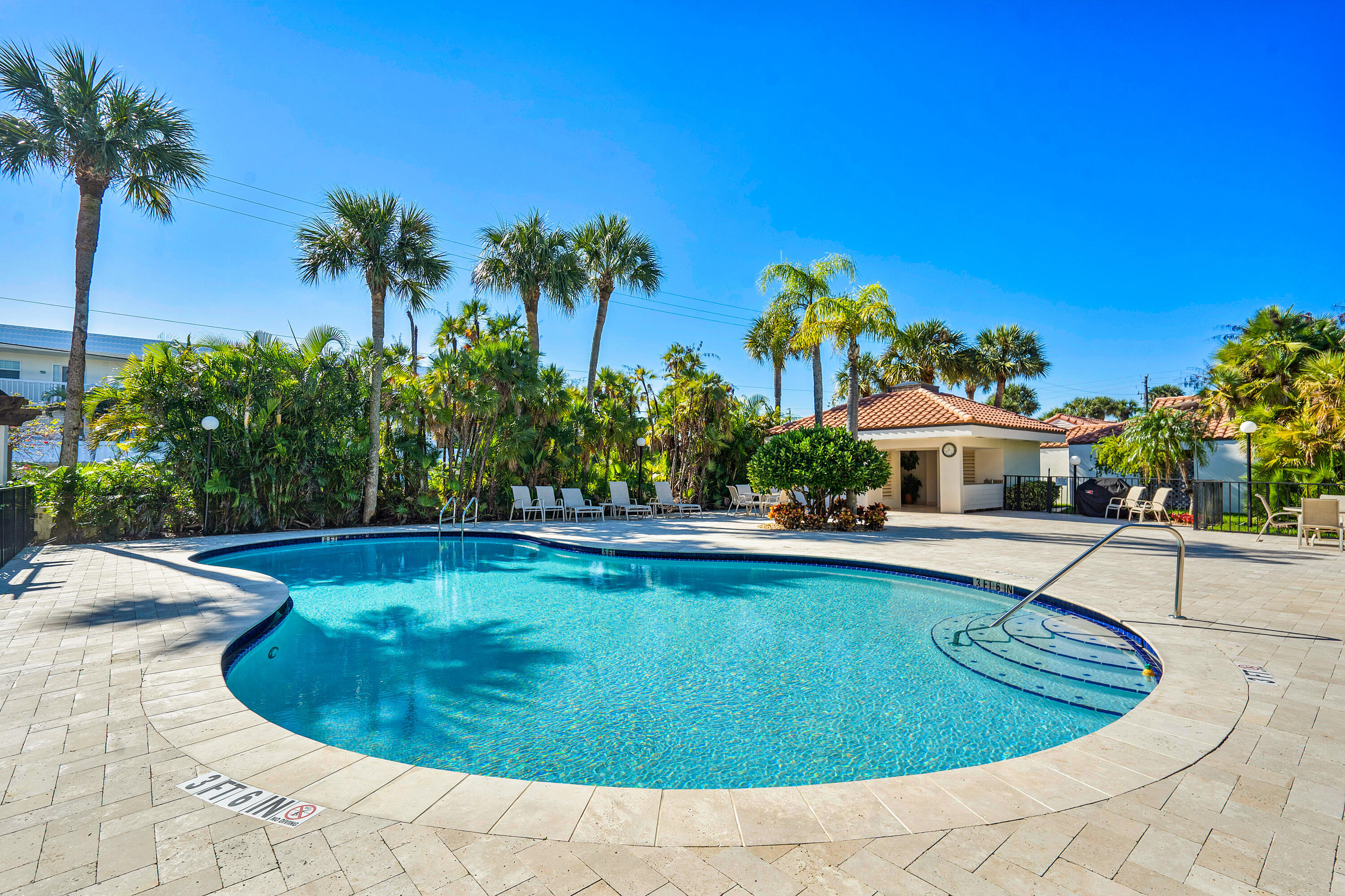 200 Waterway #204, Tequesta FL 33469
