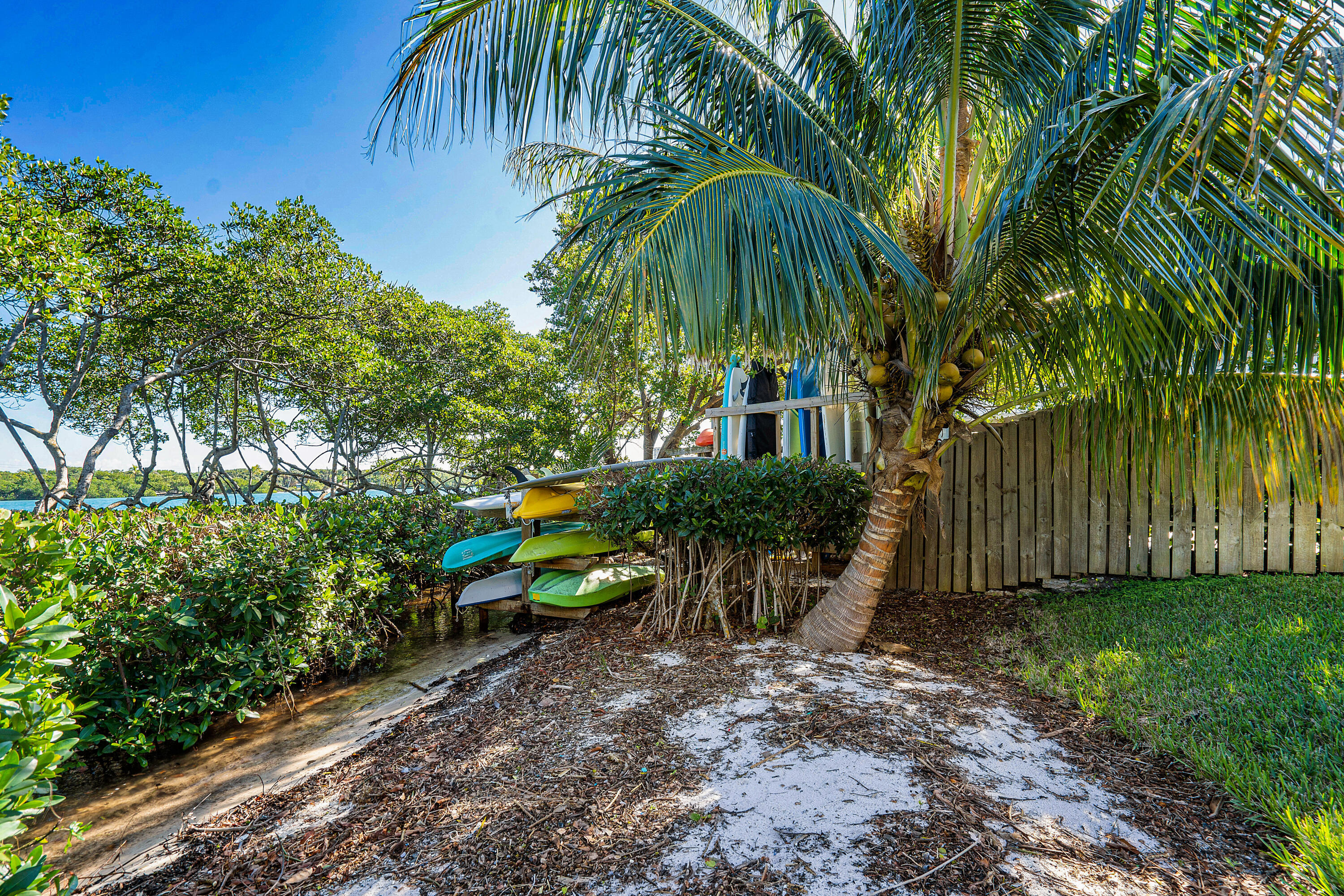 200 Waterway #204, Tequesta FL 33469