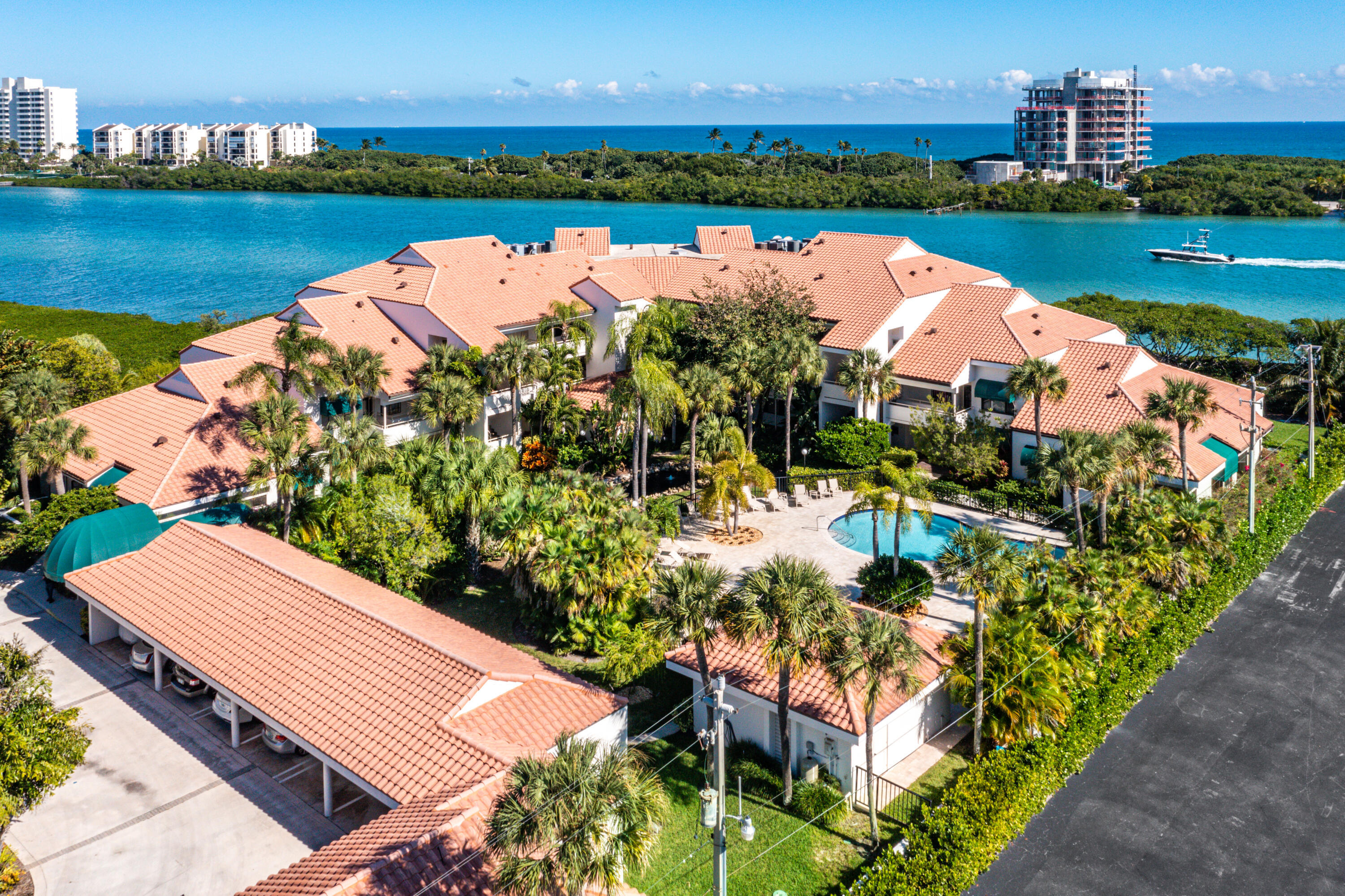 200 Waterway #204, Tequesta FL 33469