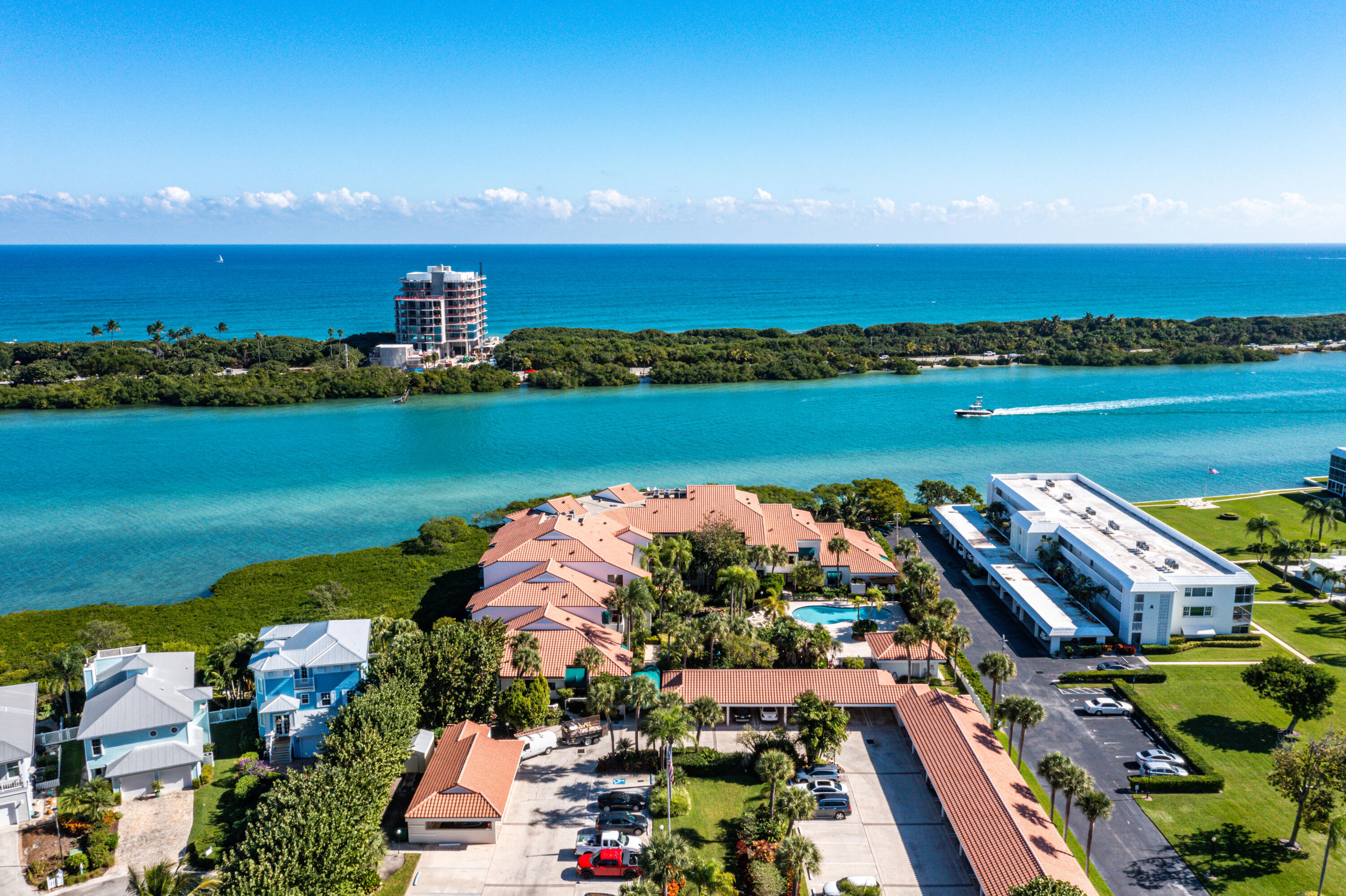 200 Waterway #204, Tequesta FL 33469