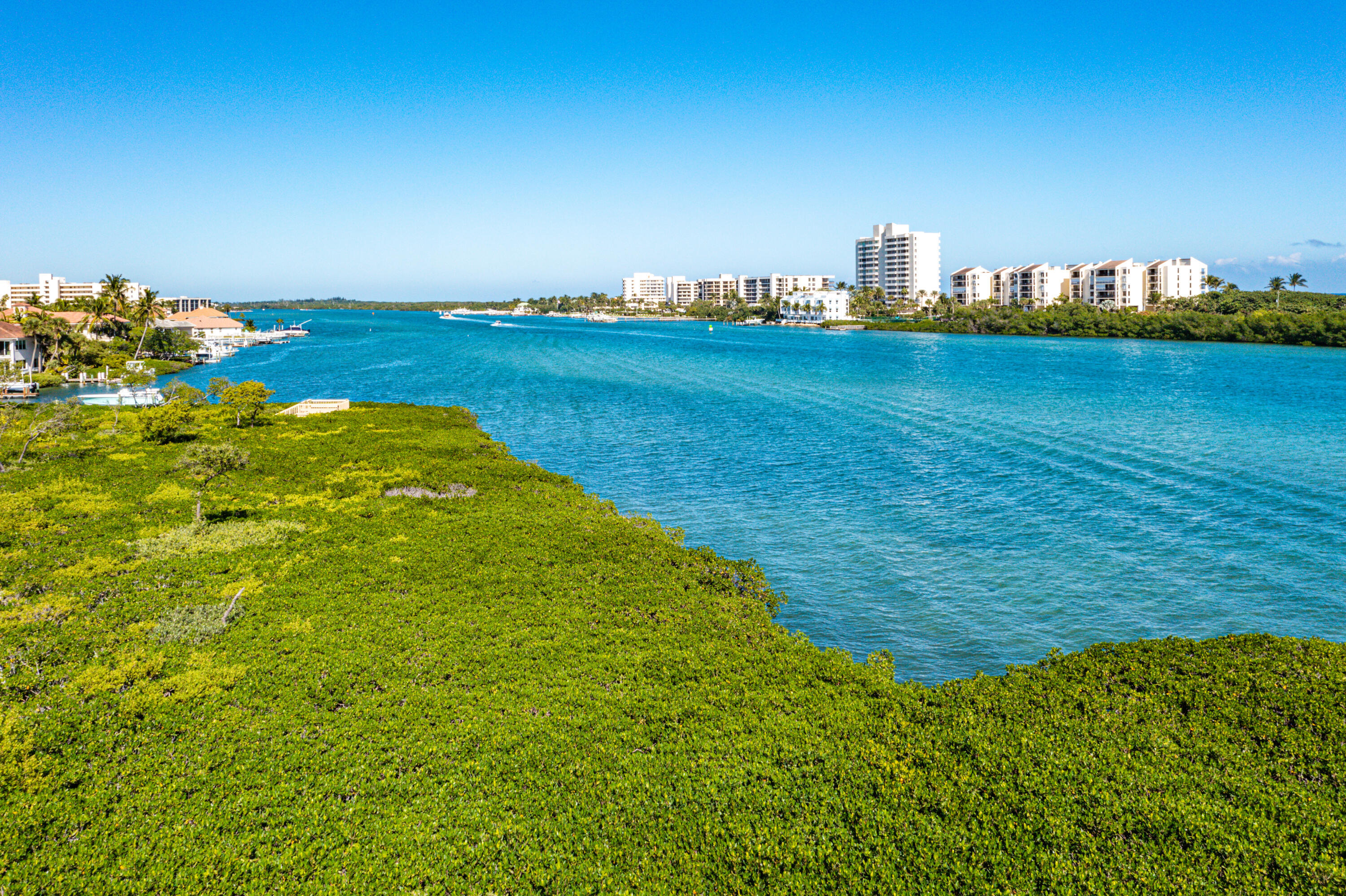 200 Waterway #204, Tequesta FL 33469