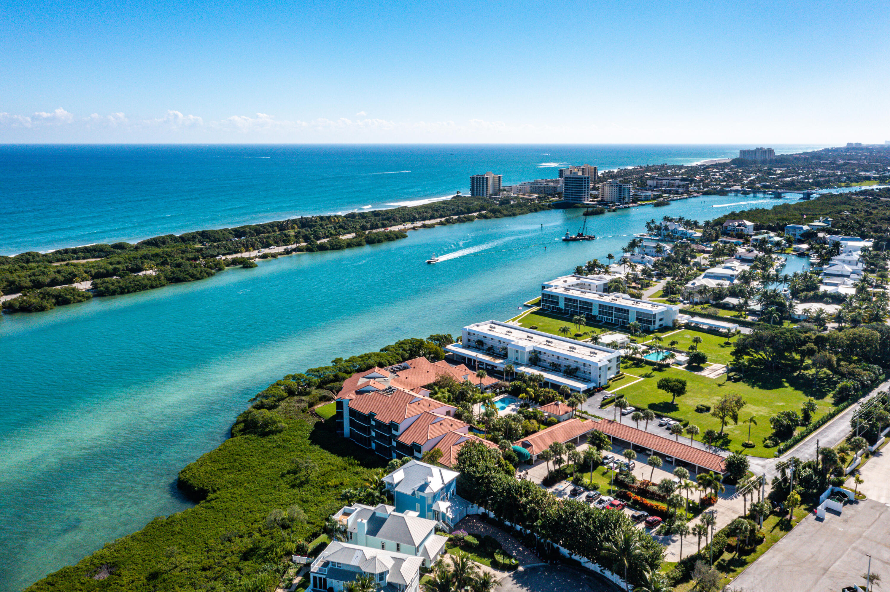 200 Waterway #204, Tequesta FL 33469